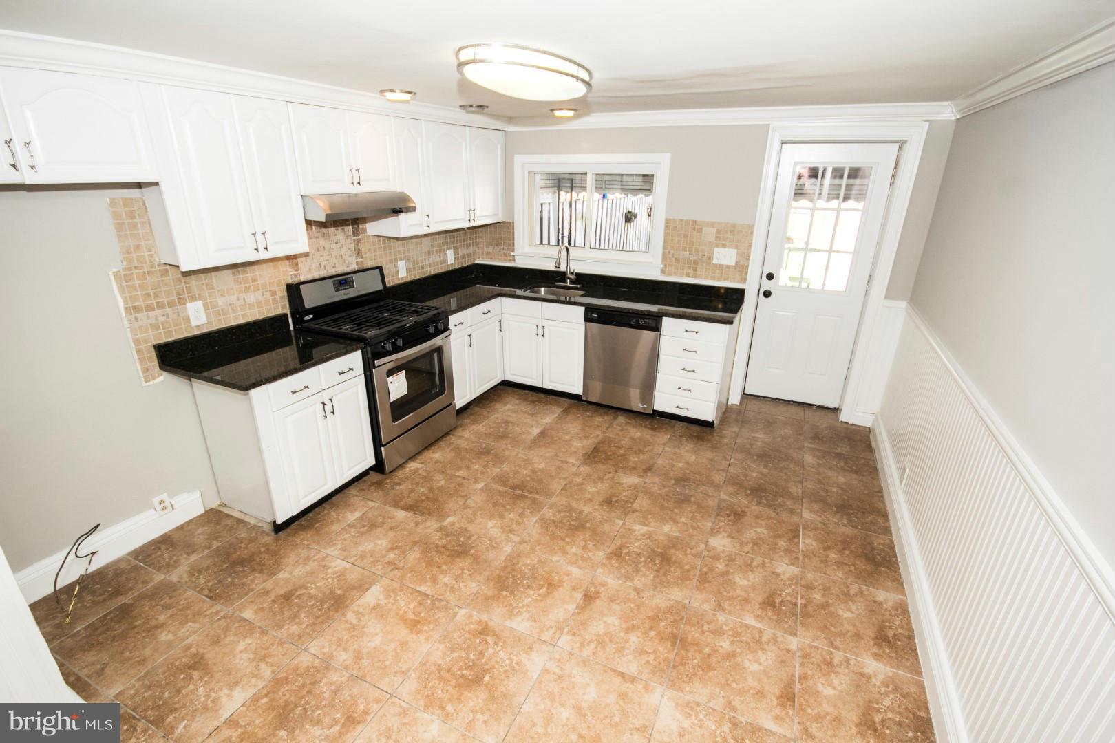 LOCUST POINT - Residential