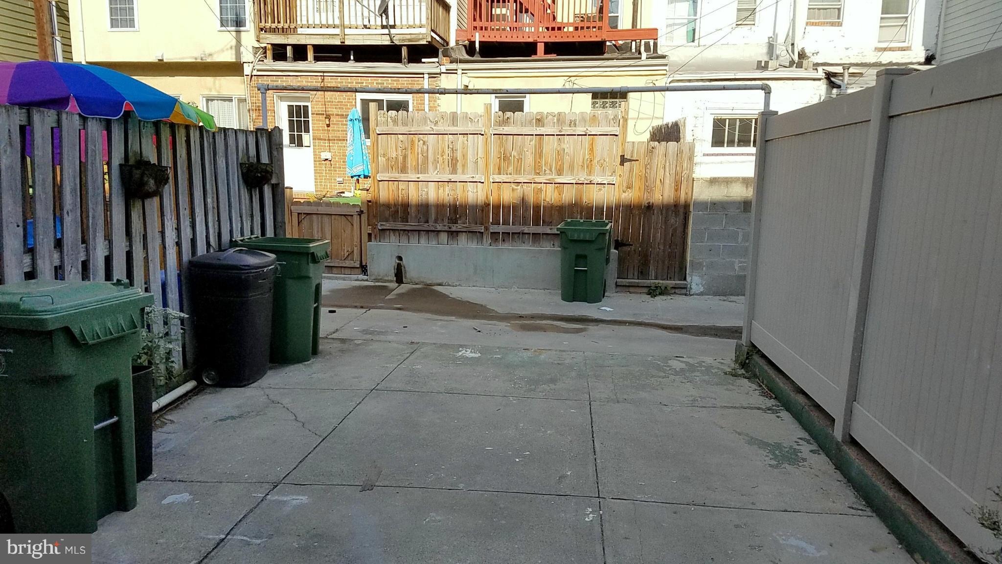 LOCUST POINT - Residential