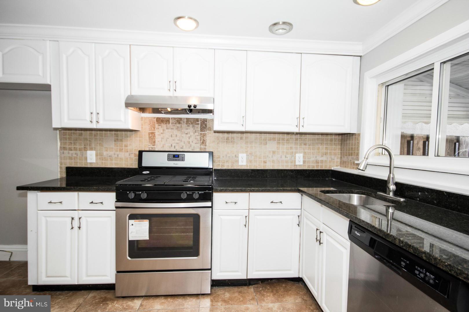 LOCUST POINT - Residential