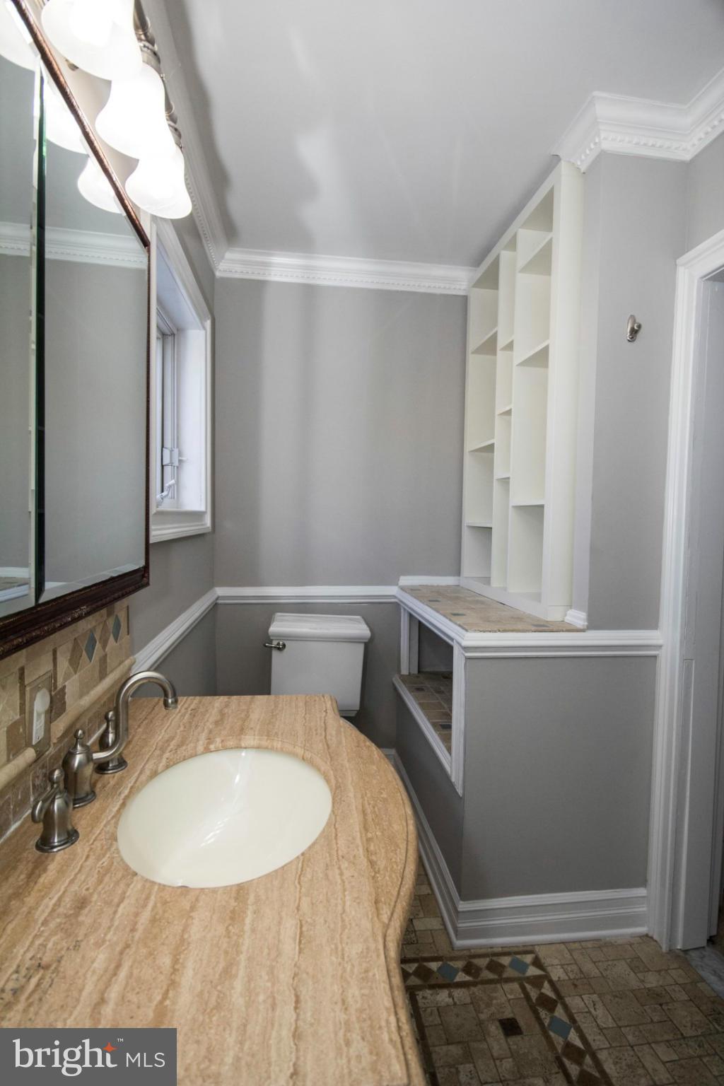 LOCUST POINT - Residential