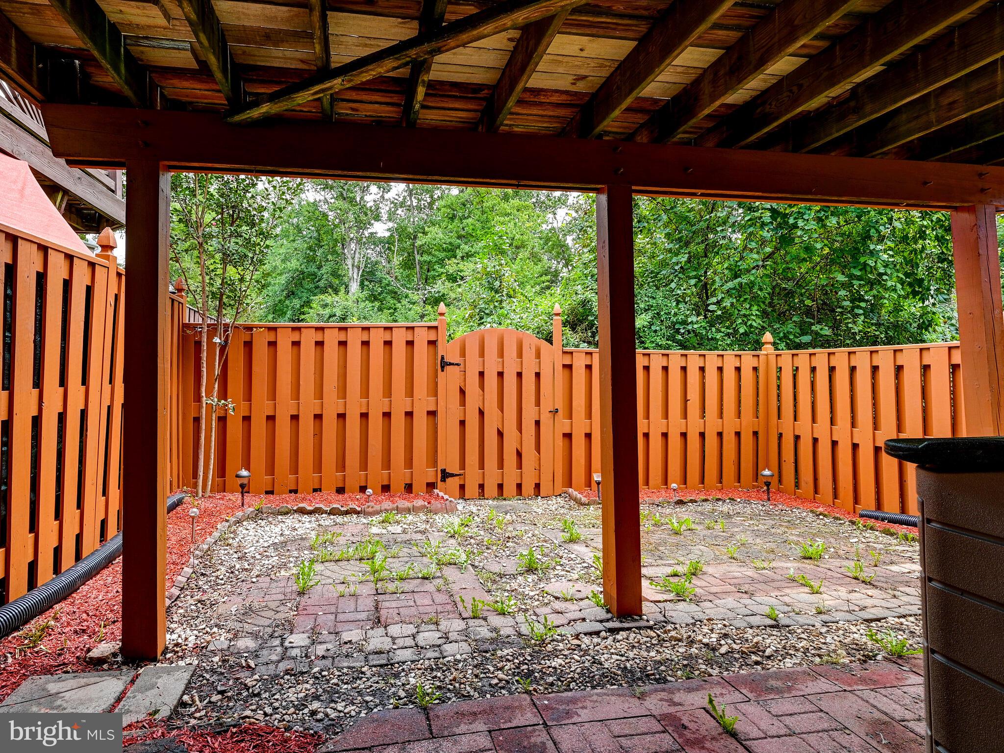 CLARY'S FOREST - Residential Lease