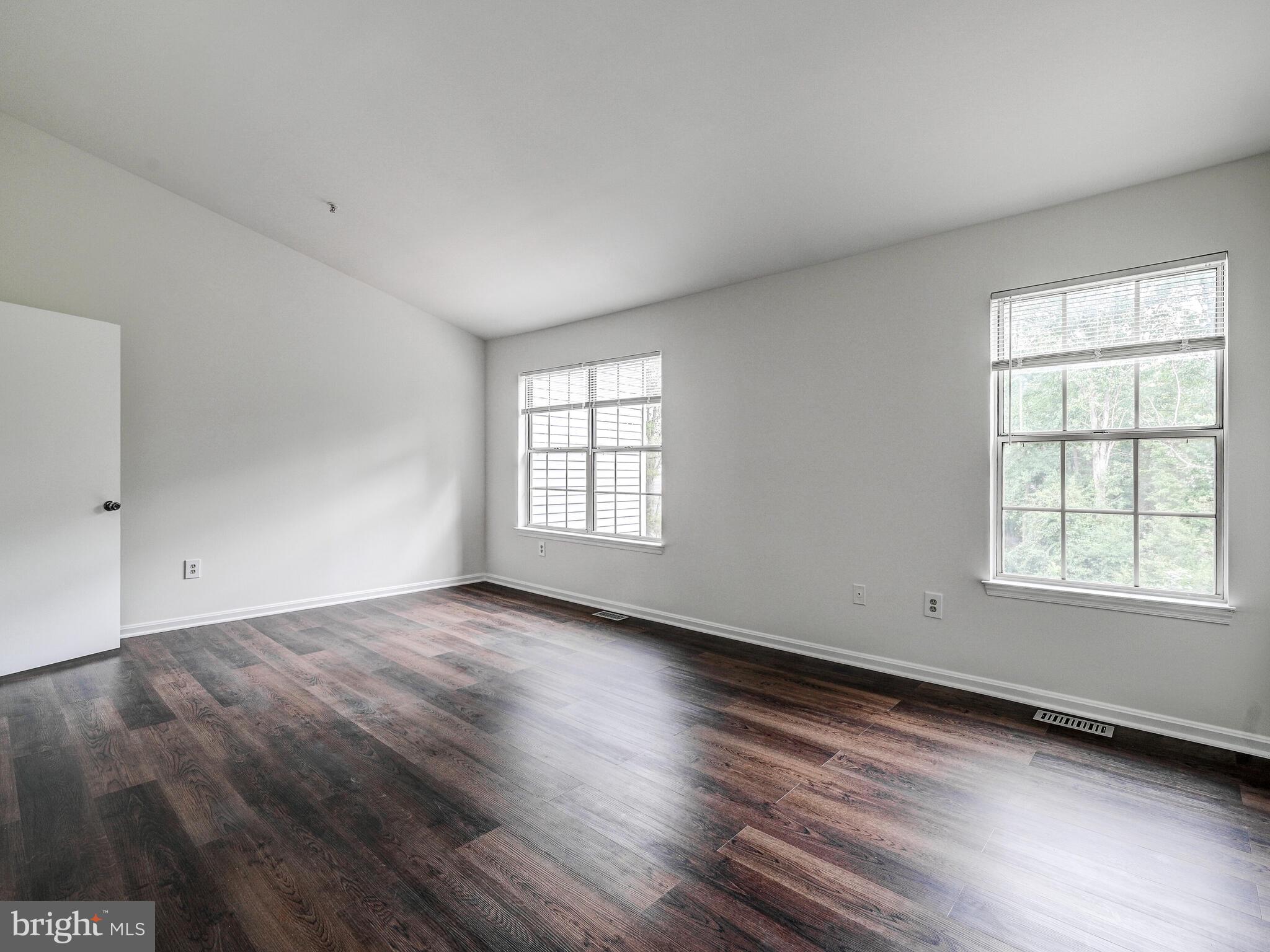 CLARY'S FOREST - Residential Lease