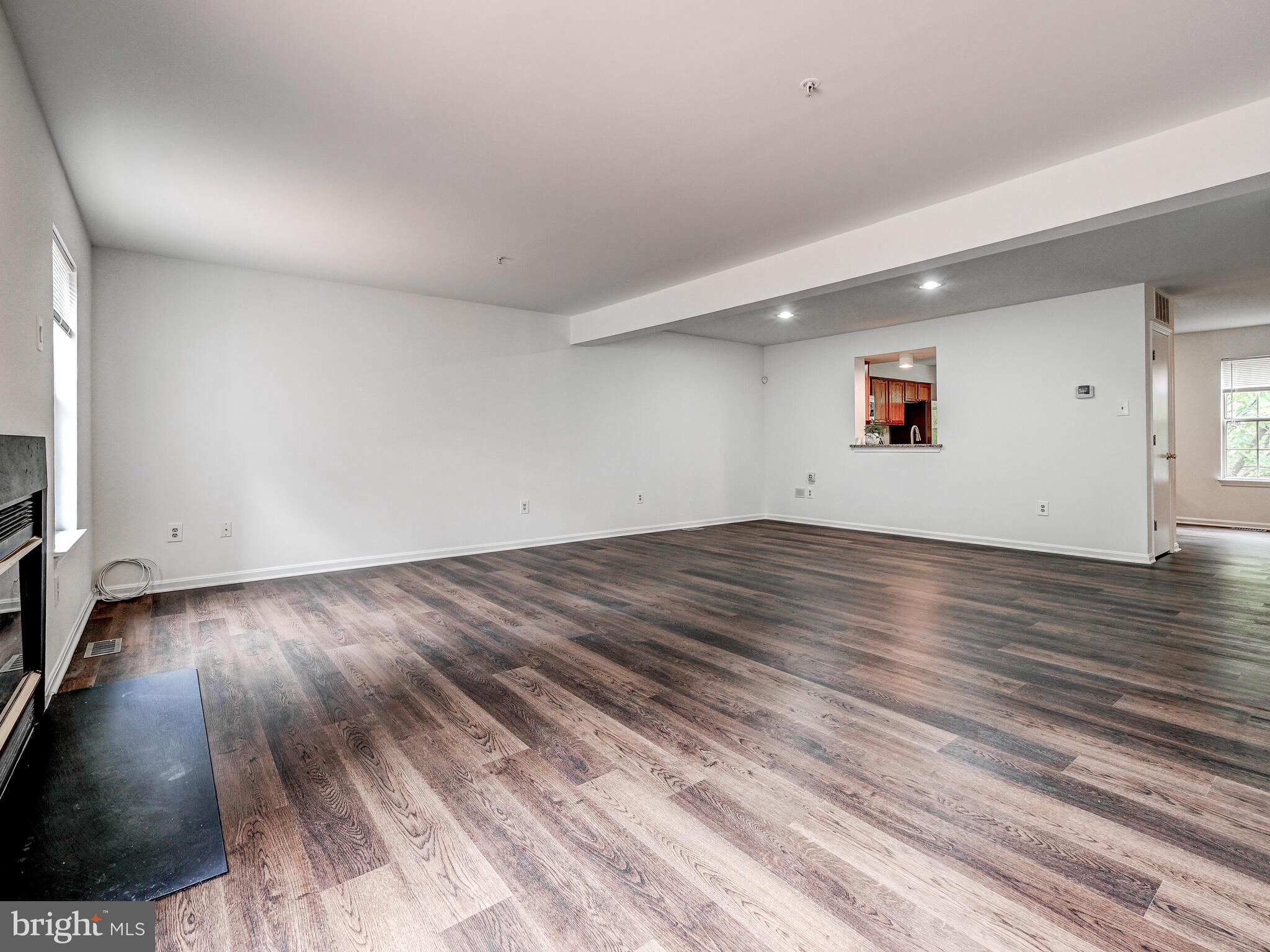 CLARY'S FOREST - Residential Lease