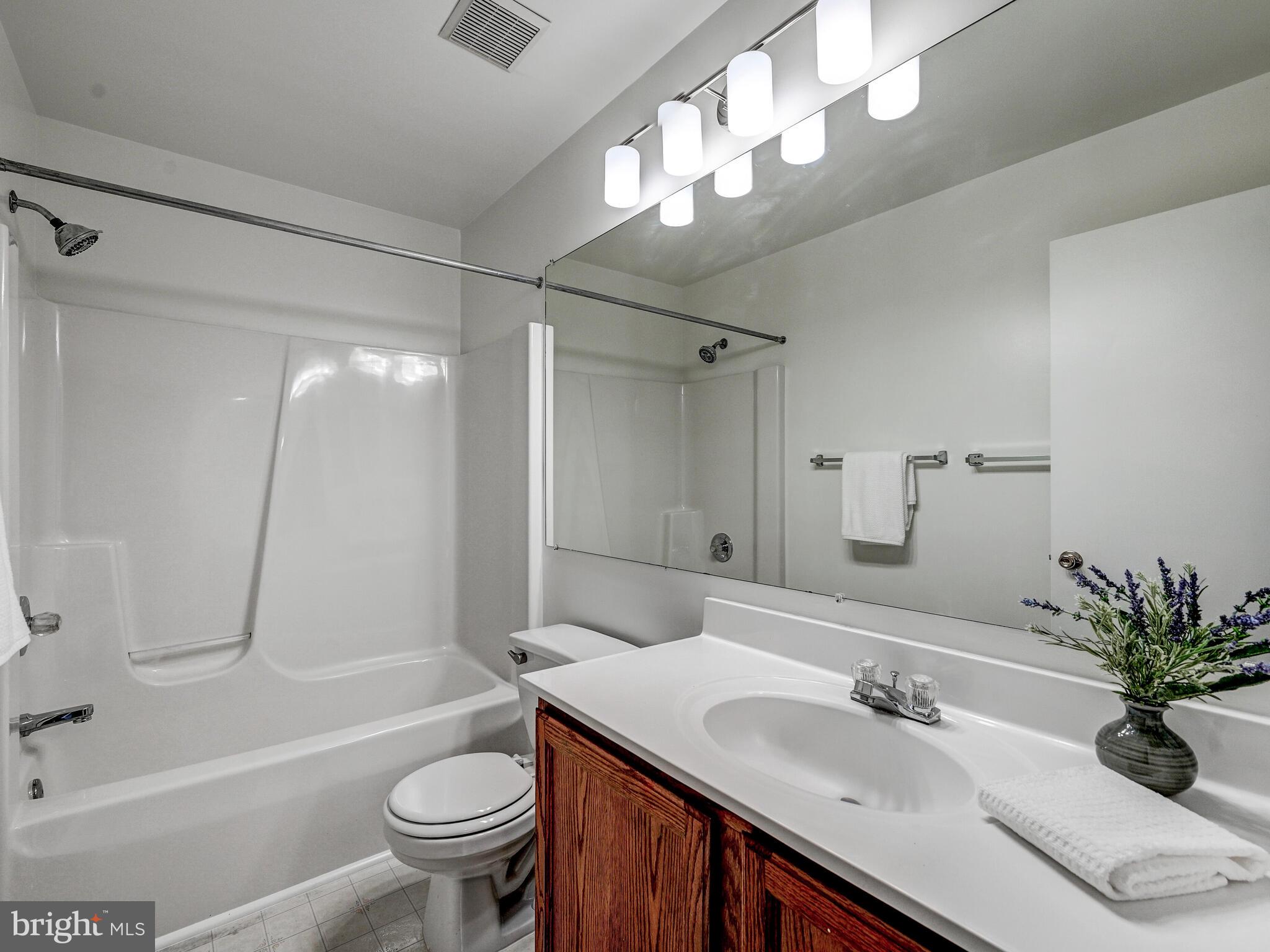 CLARY'S FOREST - Residential Lease