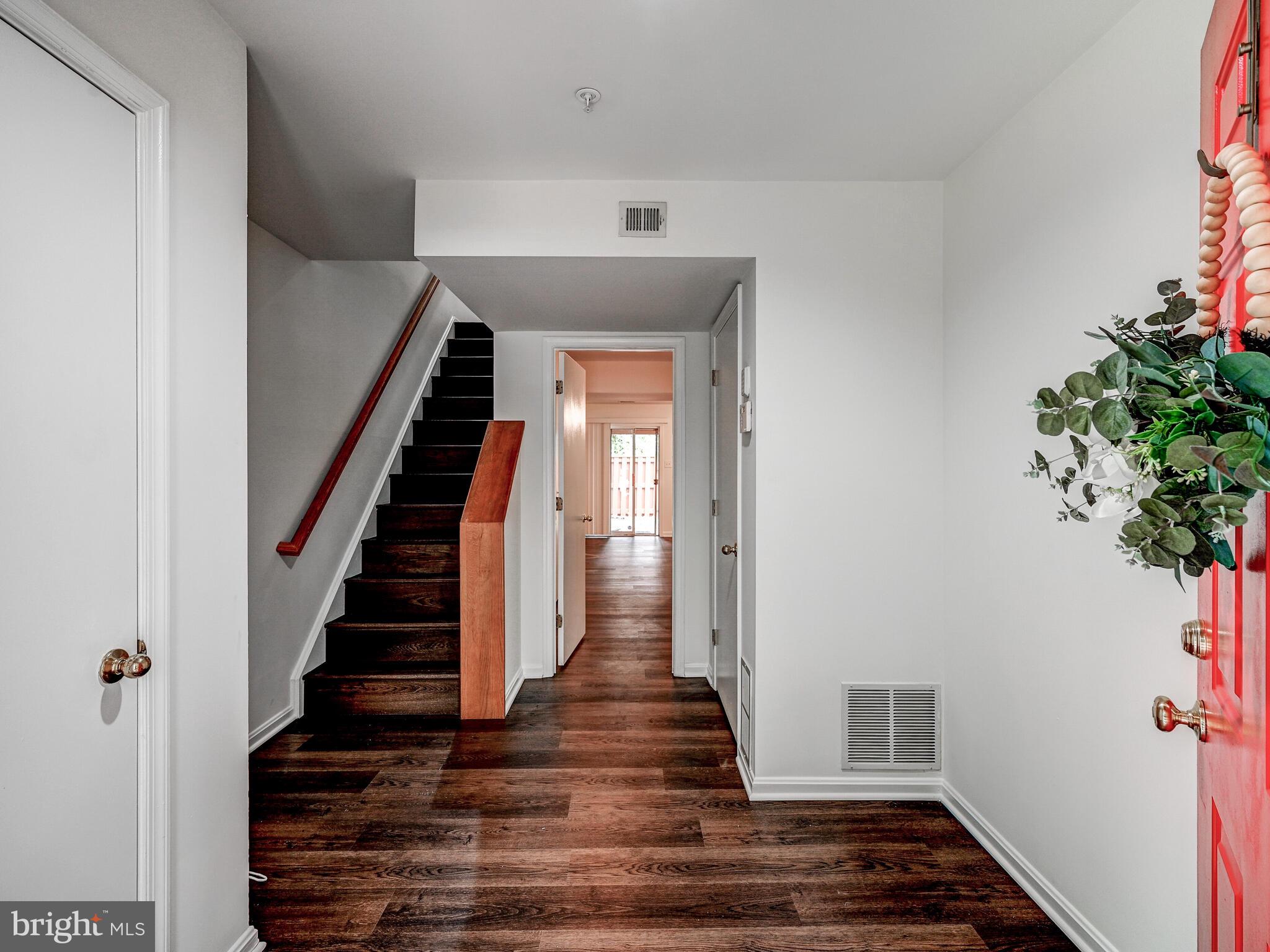 CLARY'S FOREST - Residential Lease