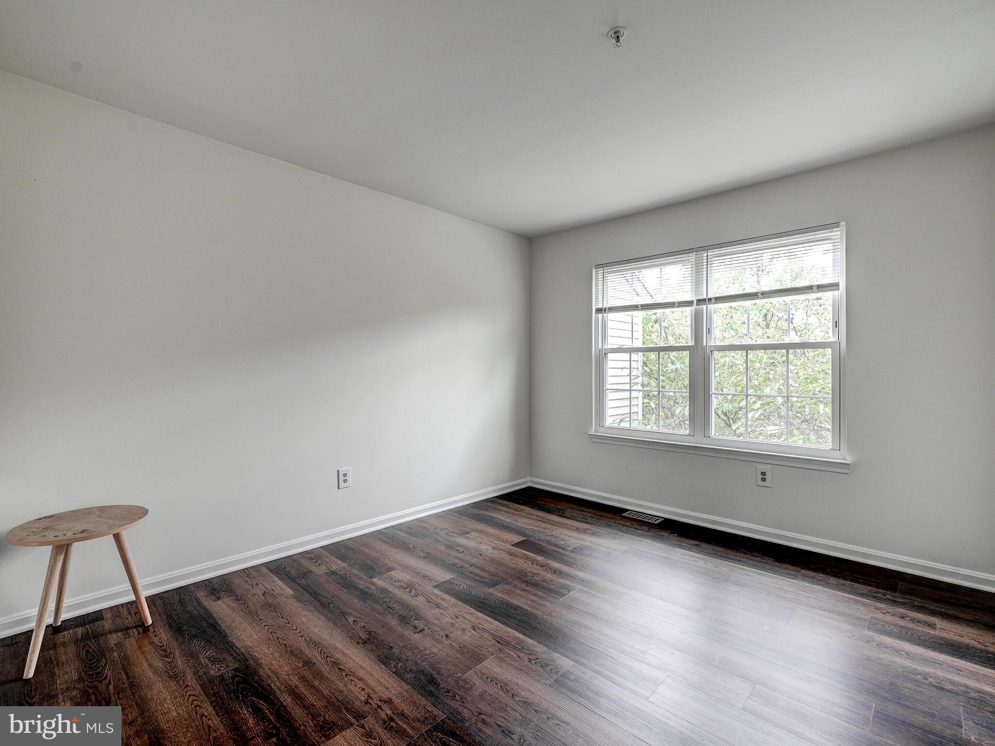 CLARY'S FOREST - Residential Lease