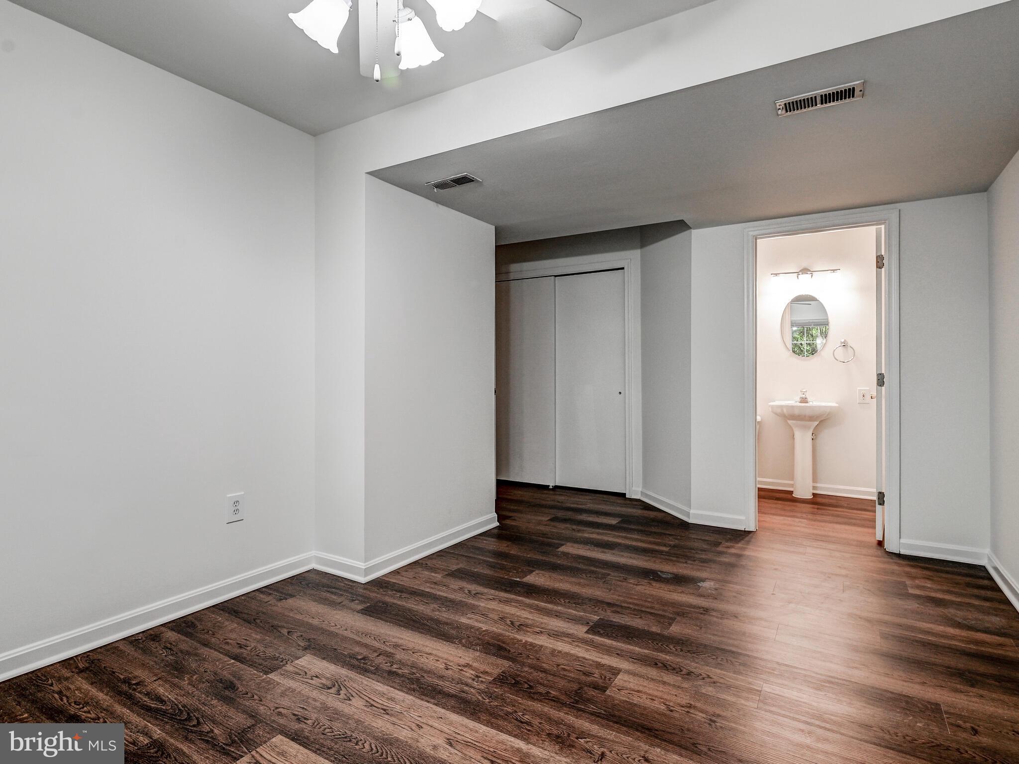 CLARY'S FOREST - Residential Lease