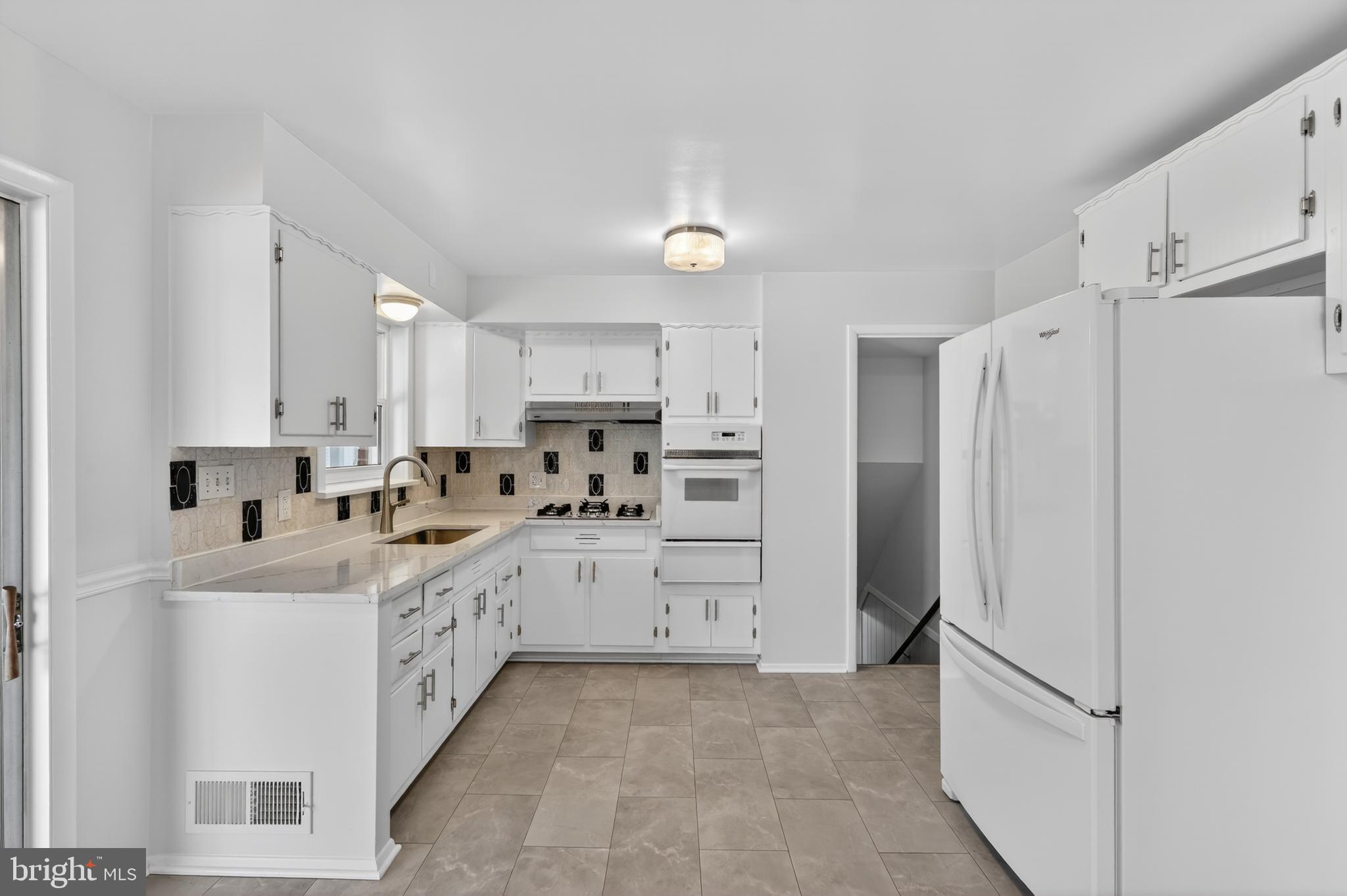 LOISDALE ESTATES - Residential