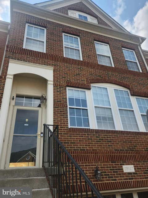 Townhouse For Rent - 25147 Cutgrass Terrace<br/> ALDIE, VA 20105