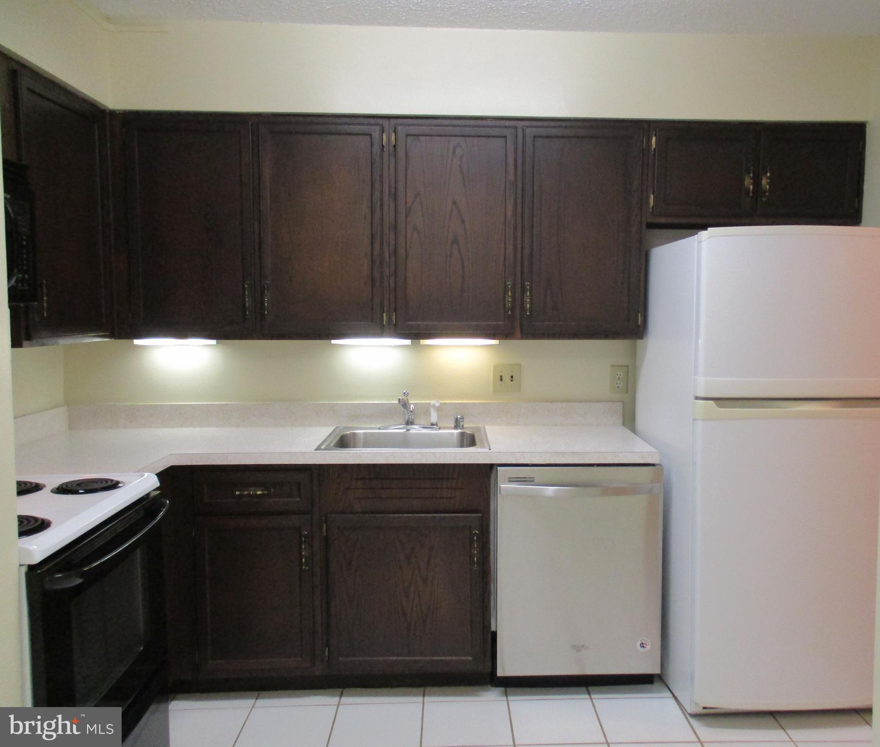 TOWER VILLAS - Residential Lease