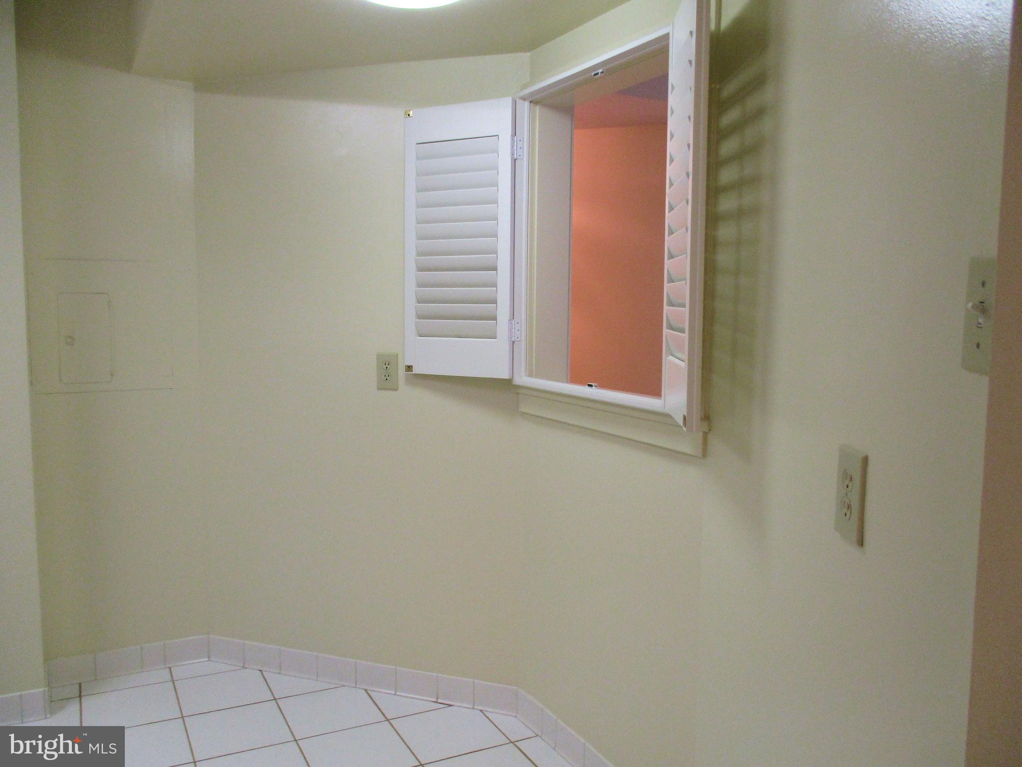 TOWER VILLAS - Residential Lease