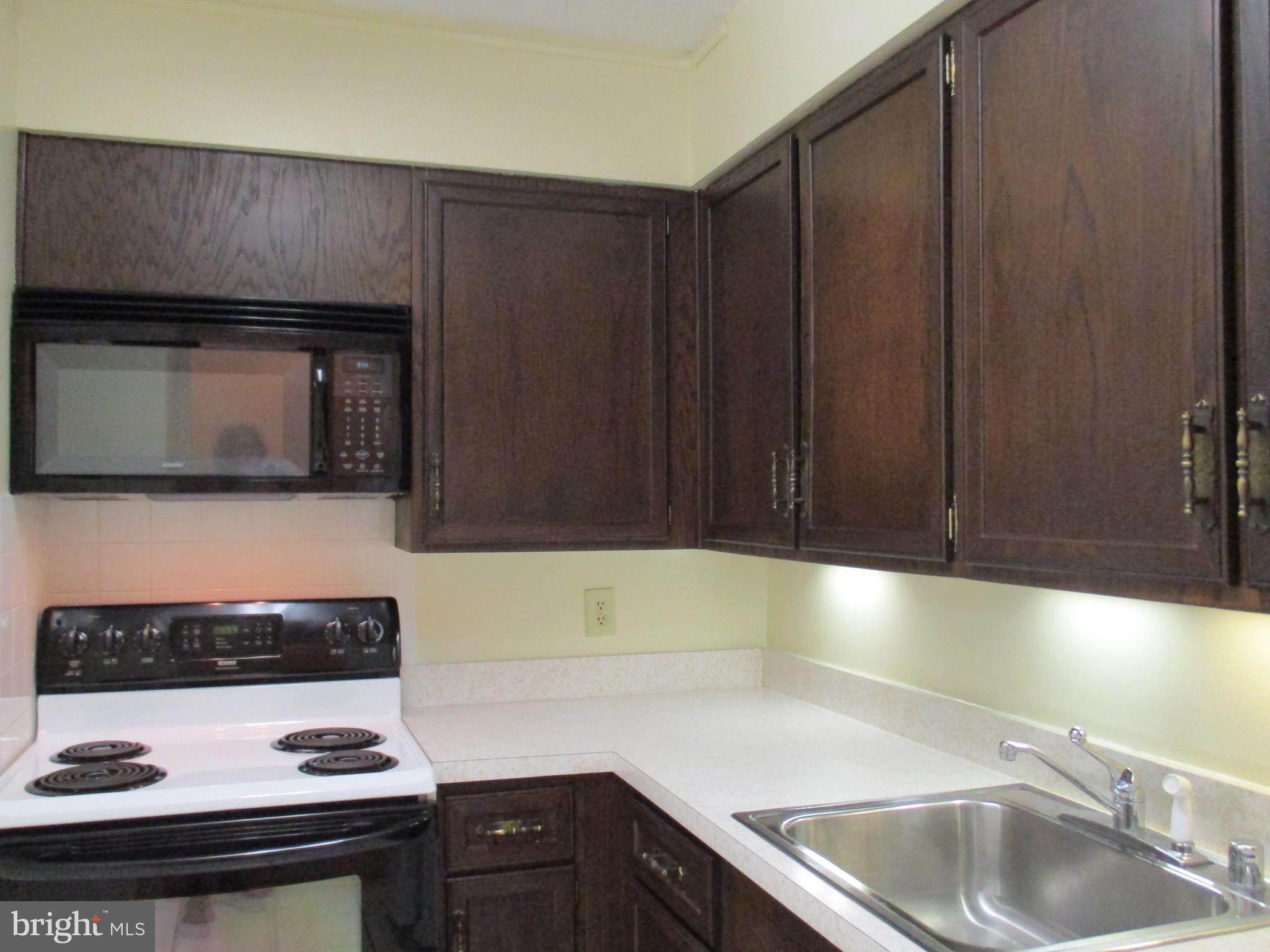 TOWER VILLAS - Residential Lease