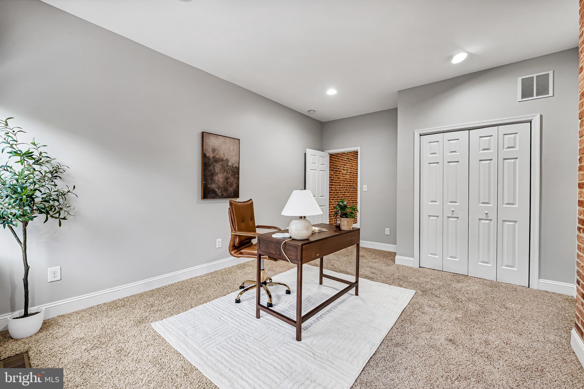 CHARLES VILLAGE - Residential