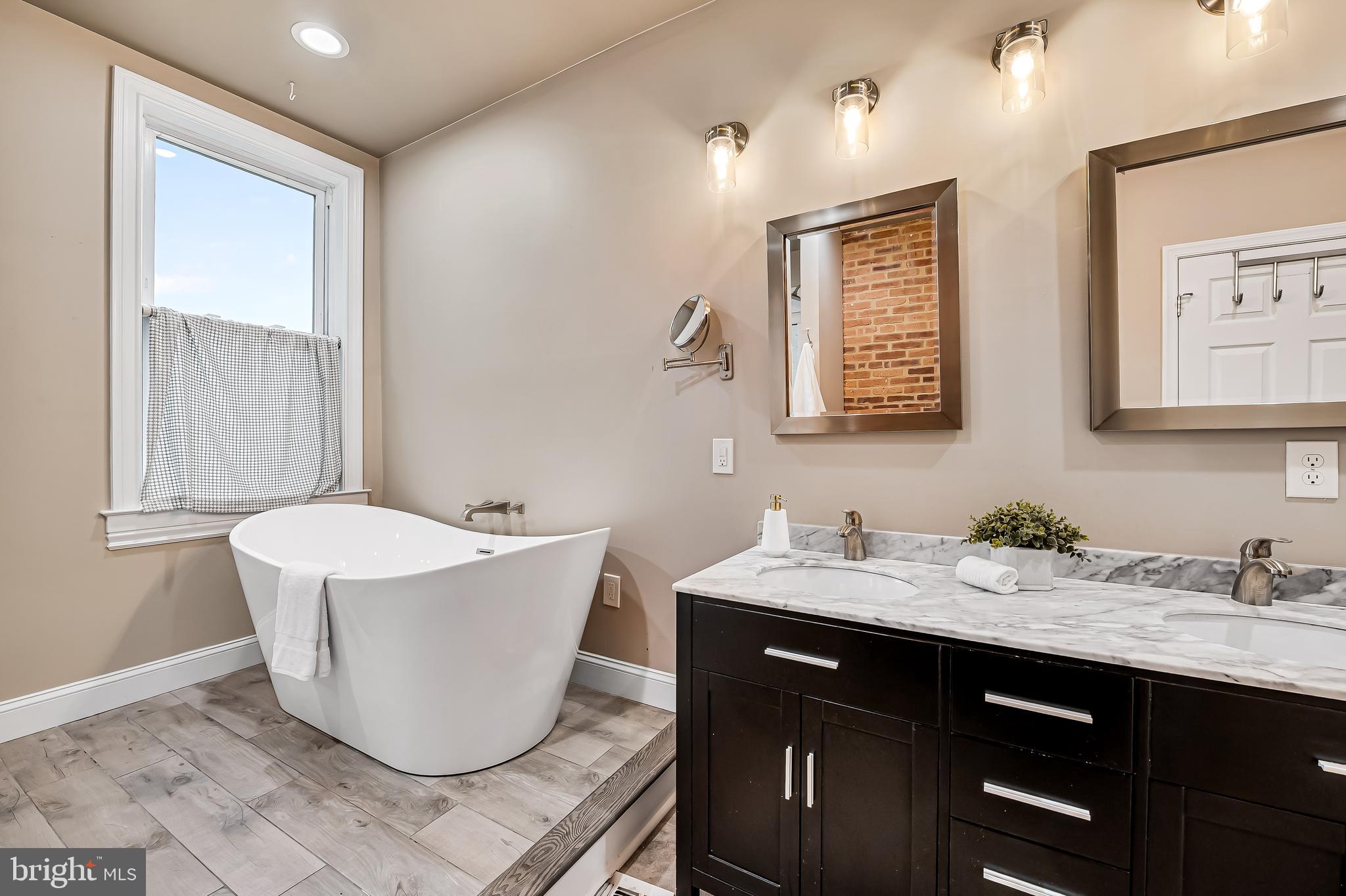 CHARLES VILLAGE - Residential