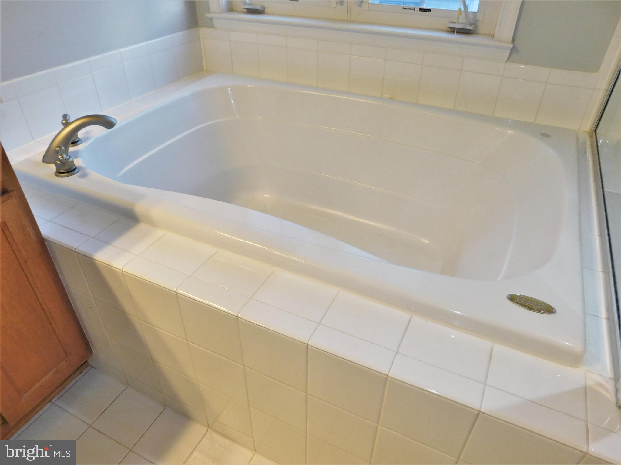 GREAT OAK - Residential Lease