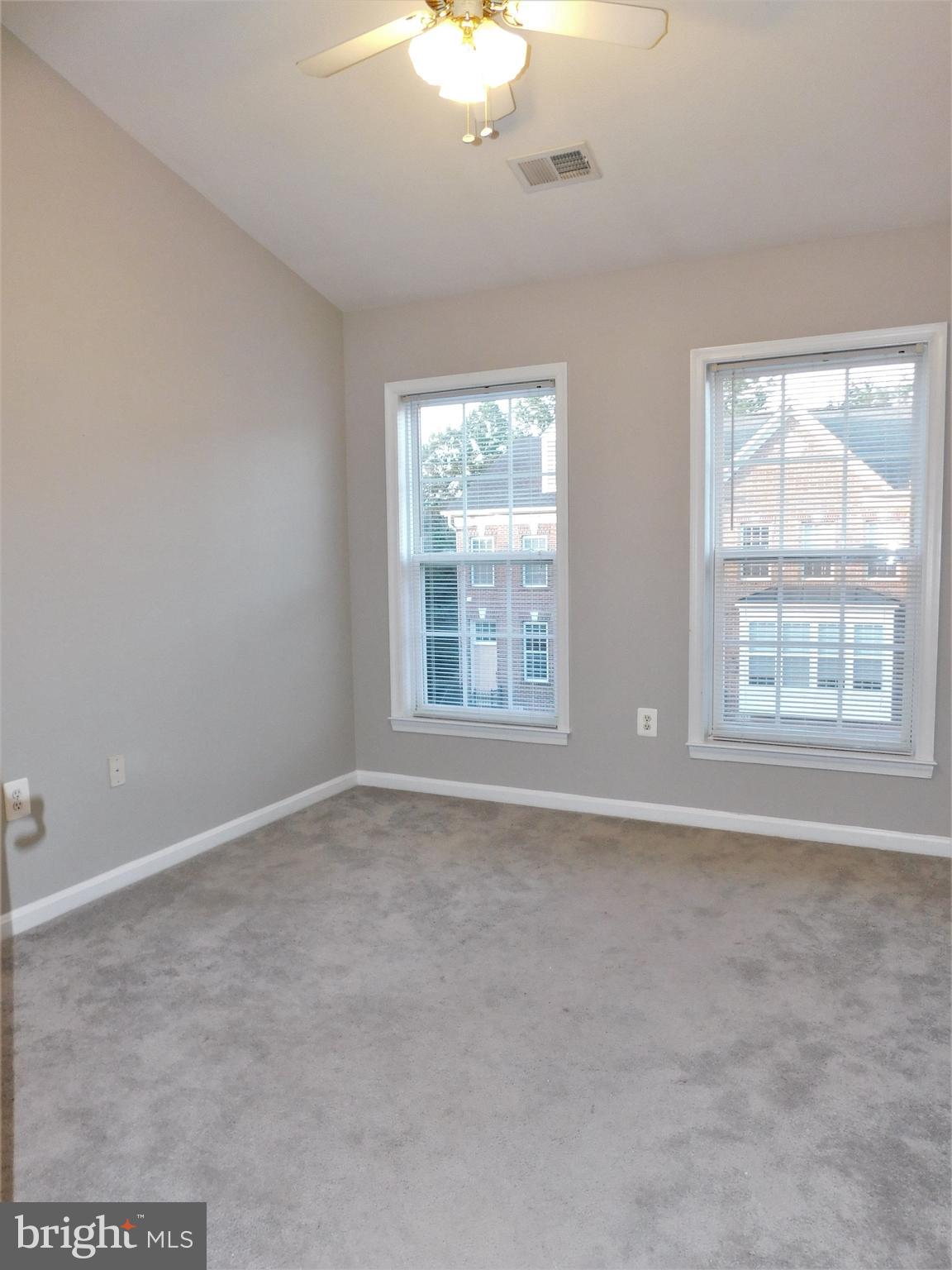 GREAT OAK - Residential Lease