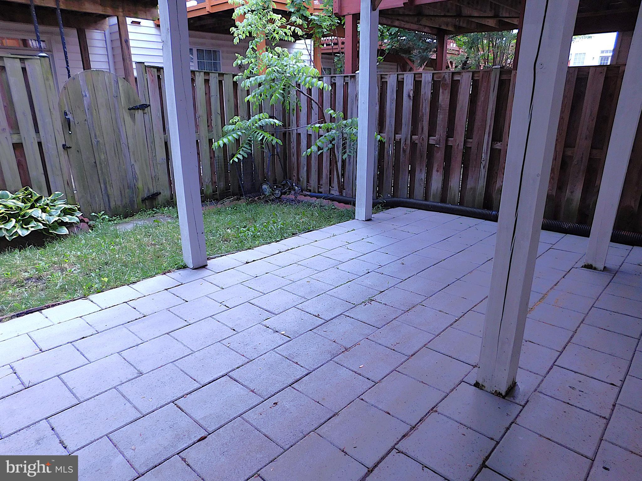 GREAT OAK - Residential Lease