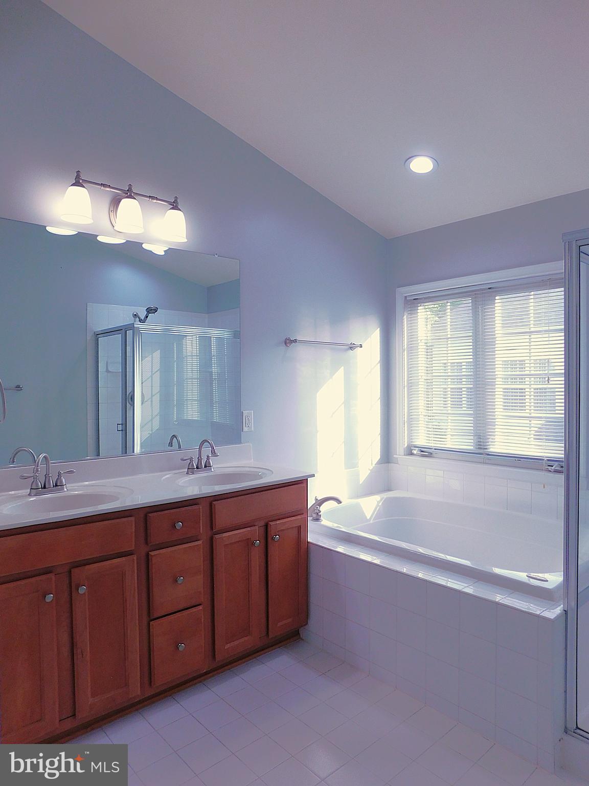 GREAT OAK - Residential Lease