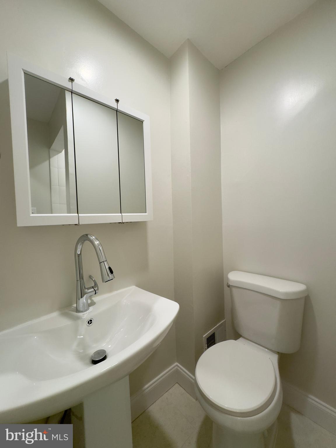 BARRE CIRCLE HISTORIC DISTRICT - Residential Lease