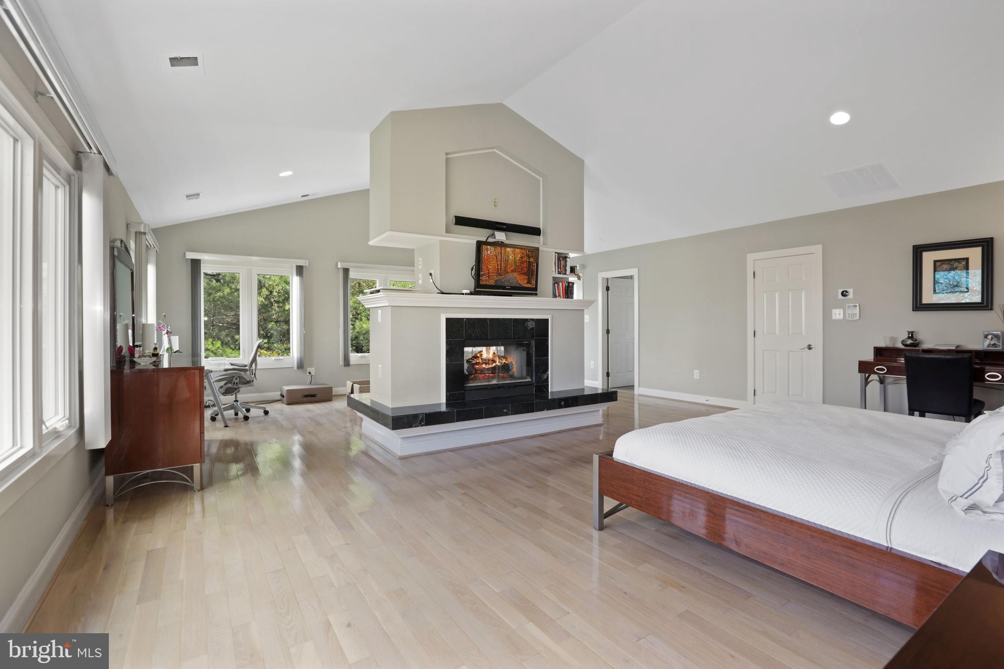 DEERFIELD POND - Residential