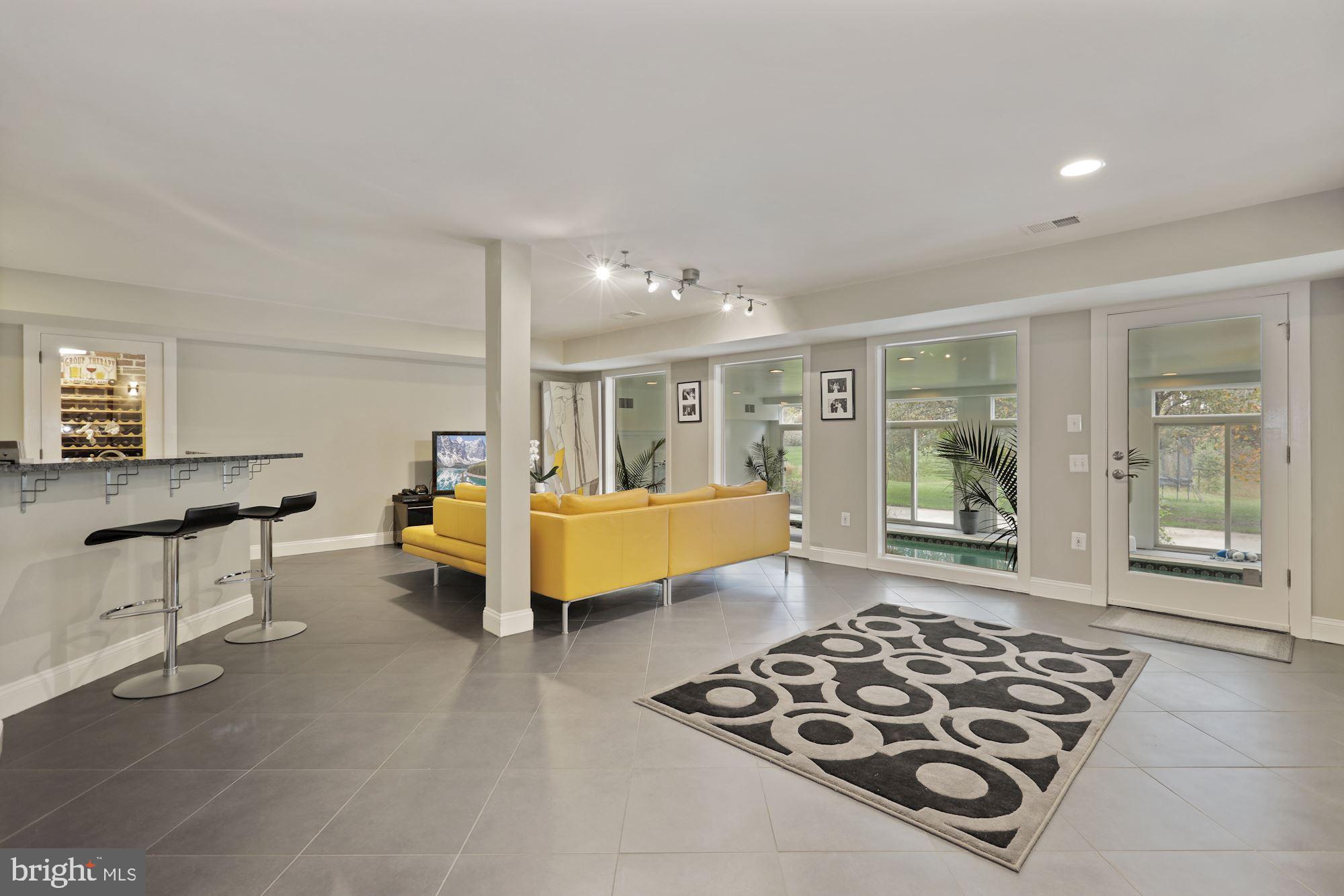 DEERFIELD POND - Residential