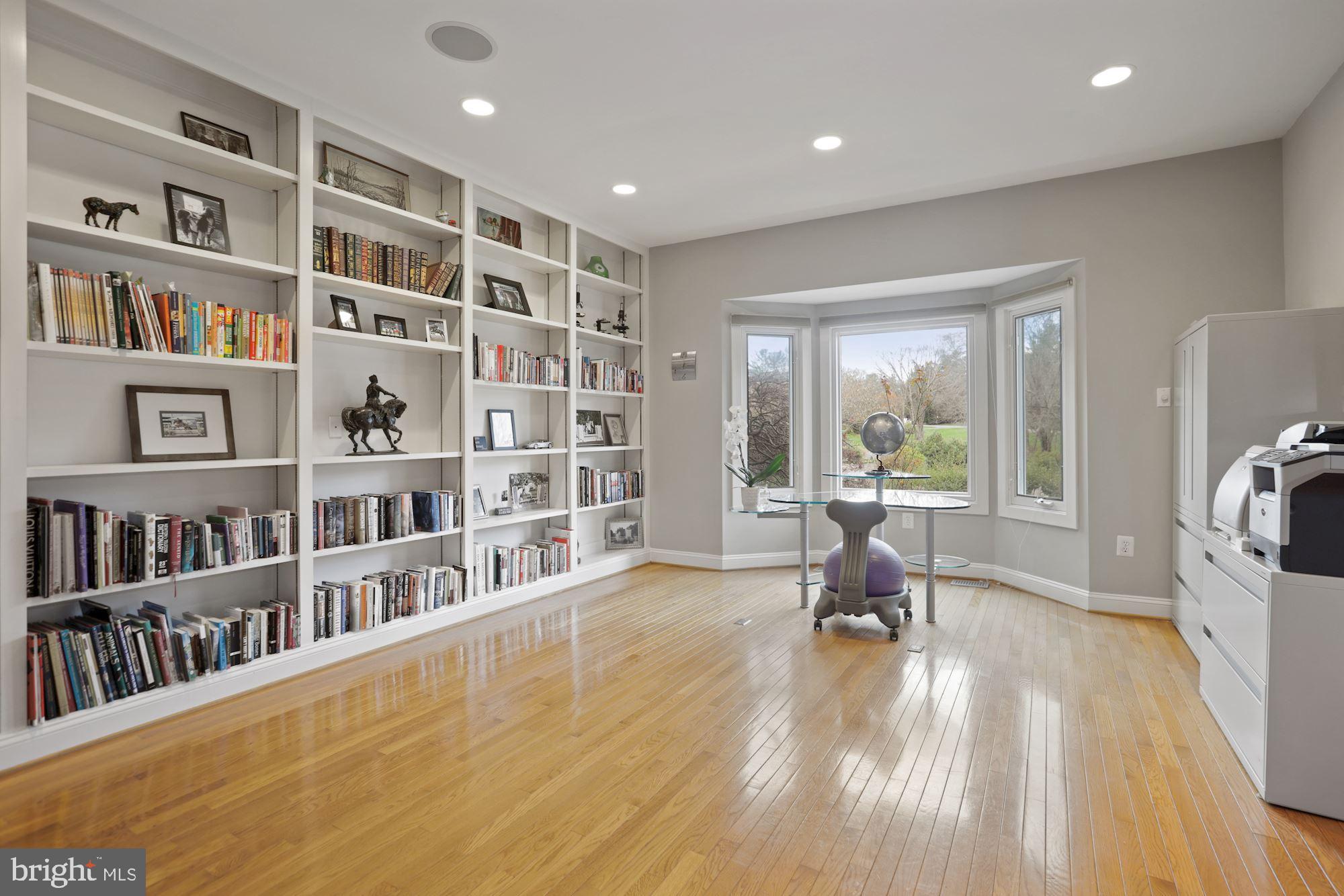 DEERFIELD POND - Residential