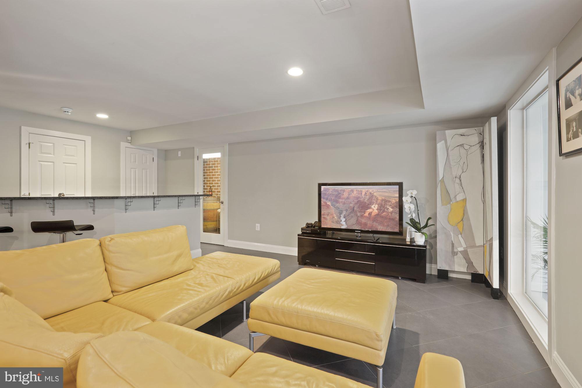 DEERFIELD POND - Residential