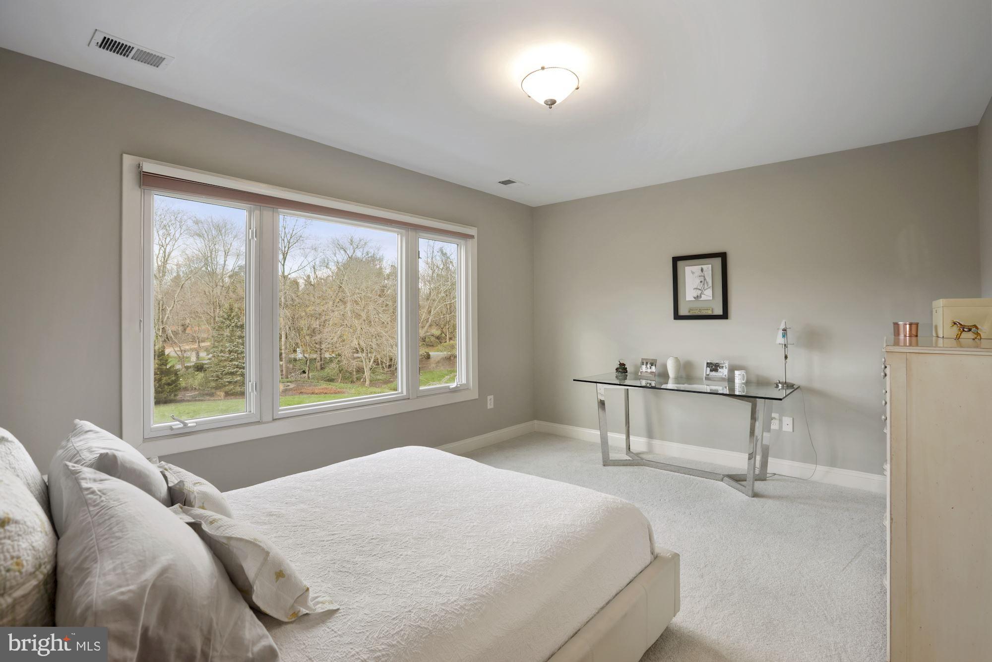 DEERFIELD POND - Residential