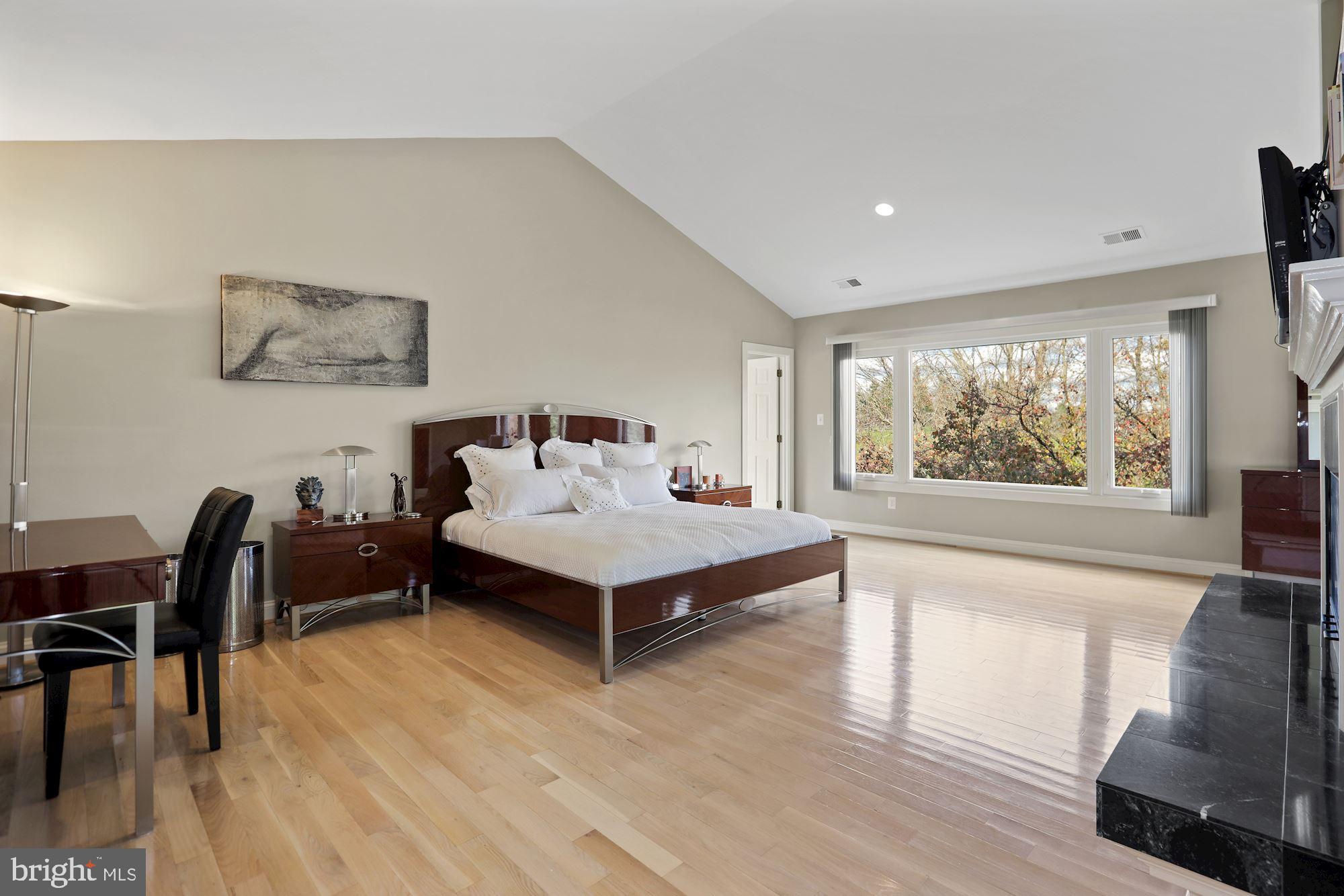 DEERFIELD POND - Residential