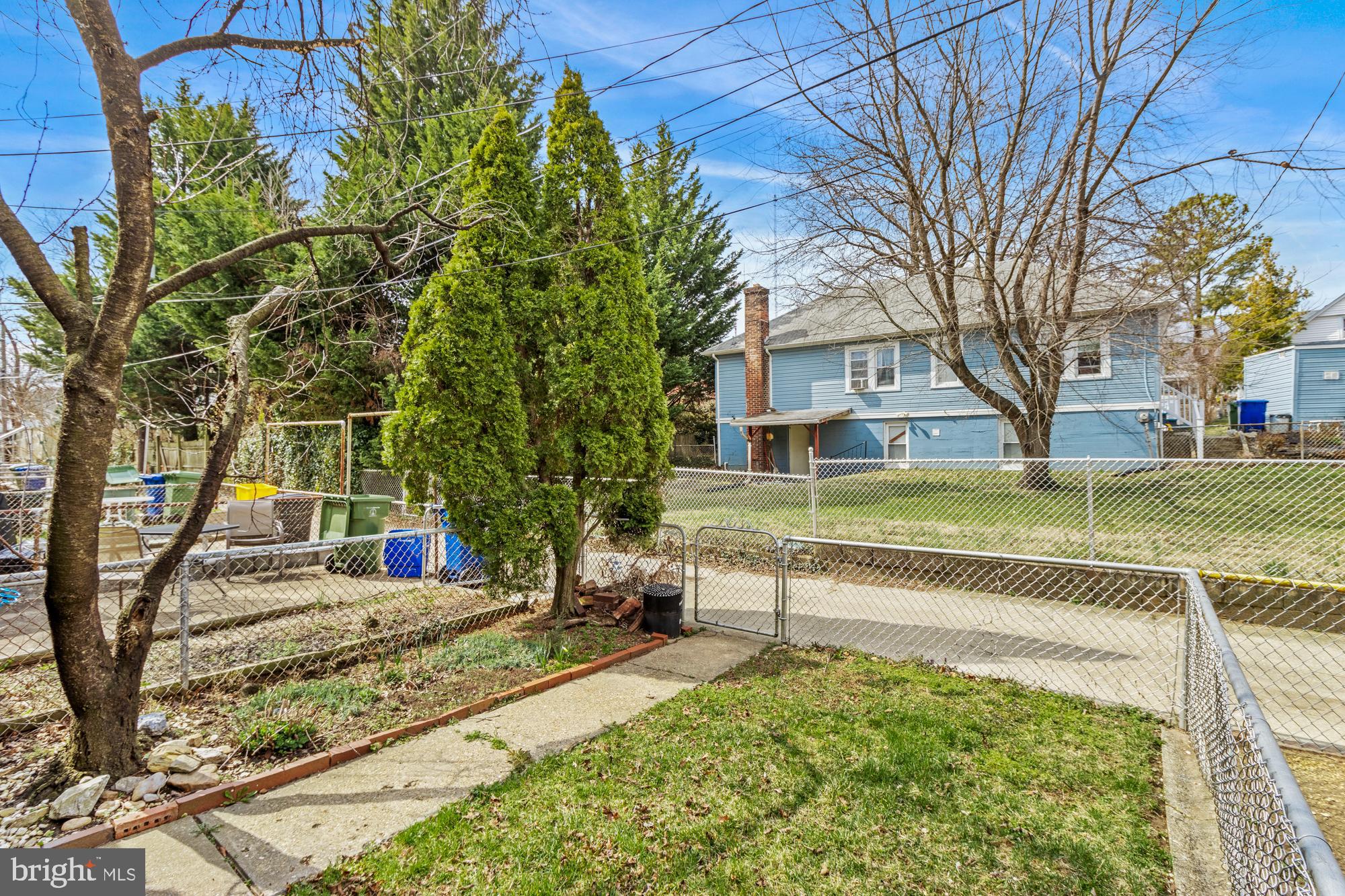 MEDFIELD - Residential Lease