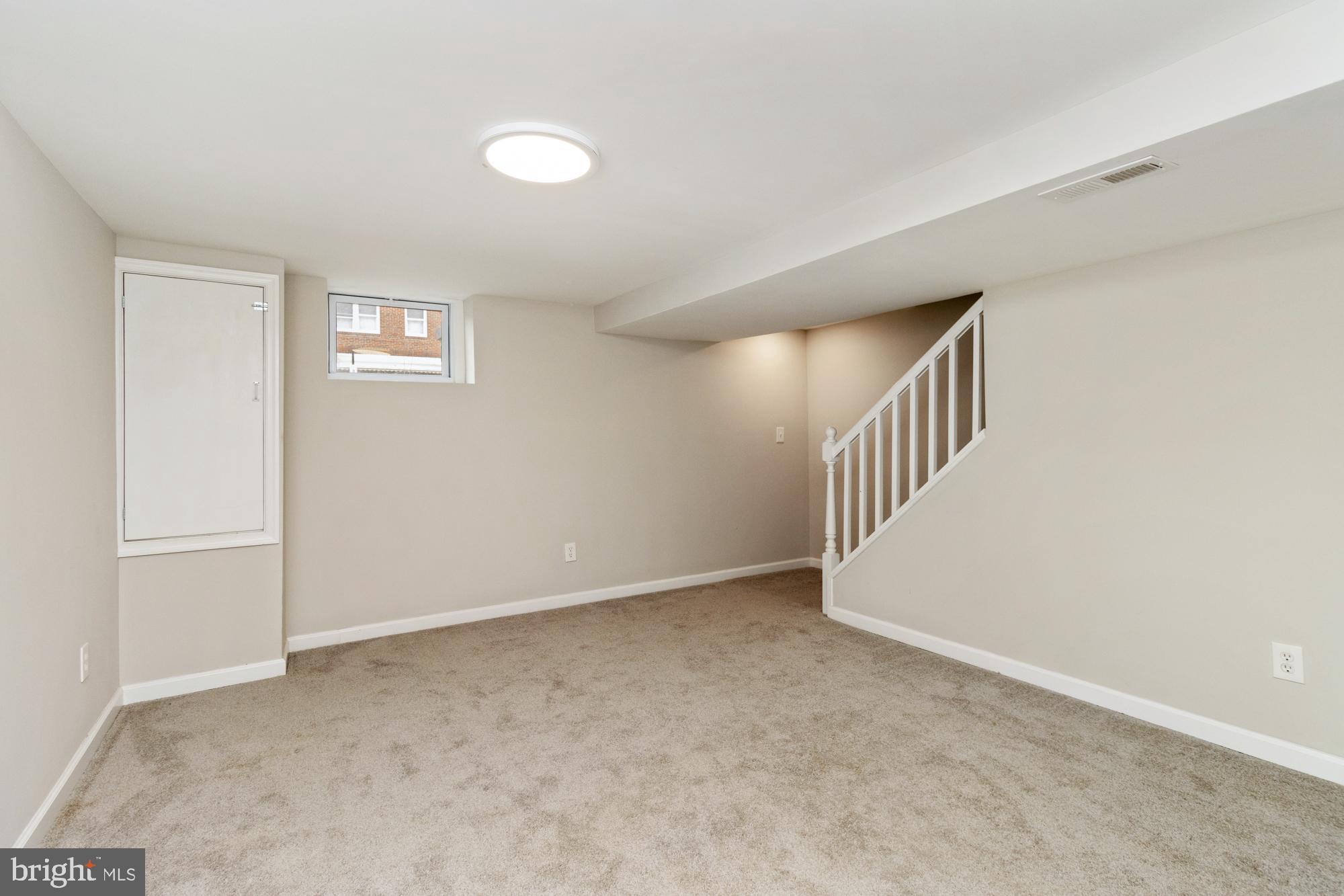 MEDFIELD - Residential Lease