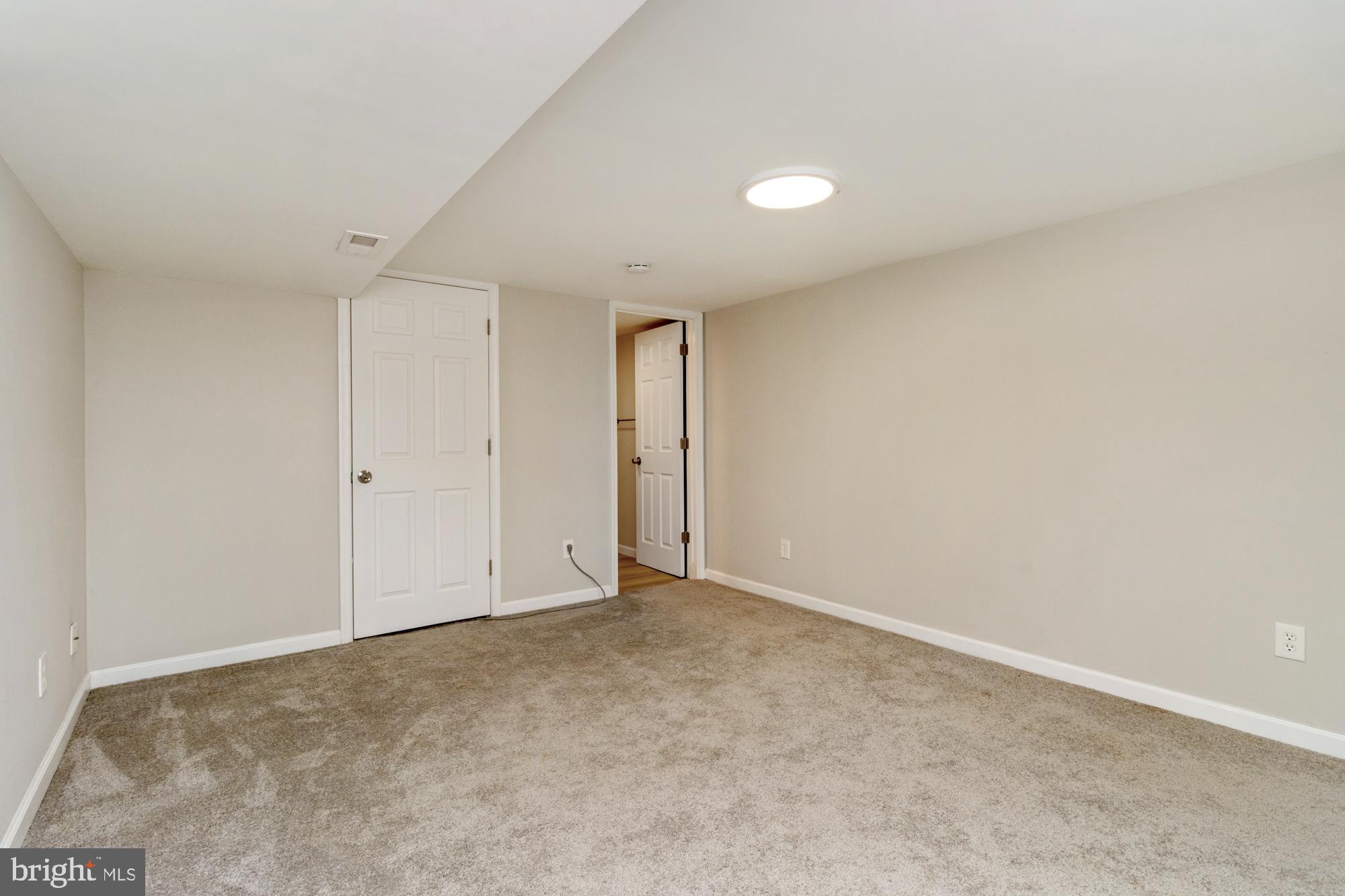 MEDFIELD - Residential Lease