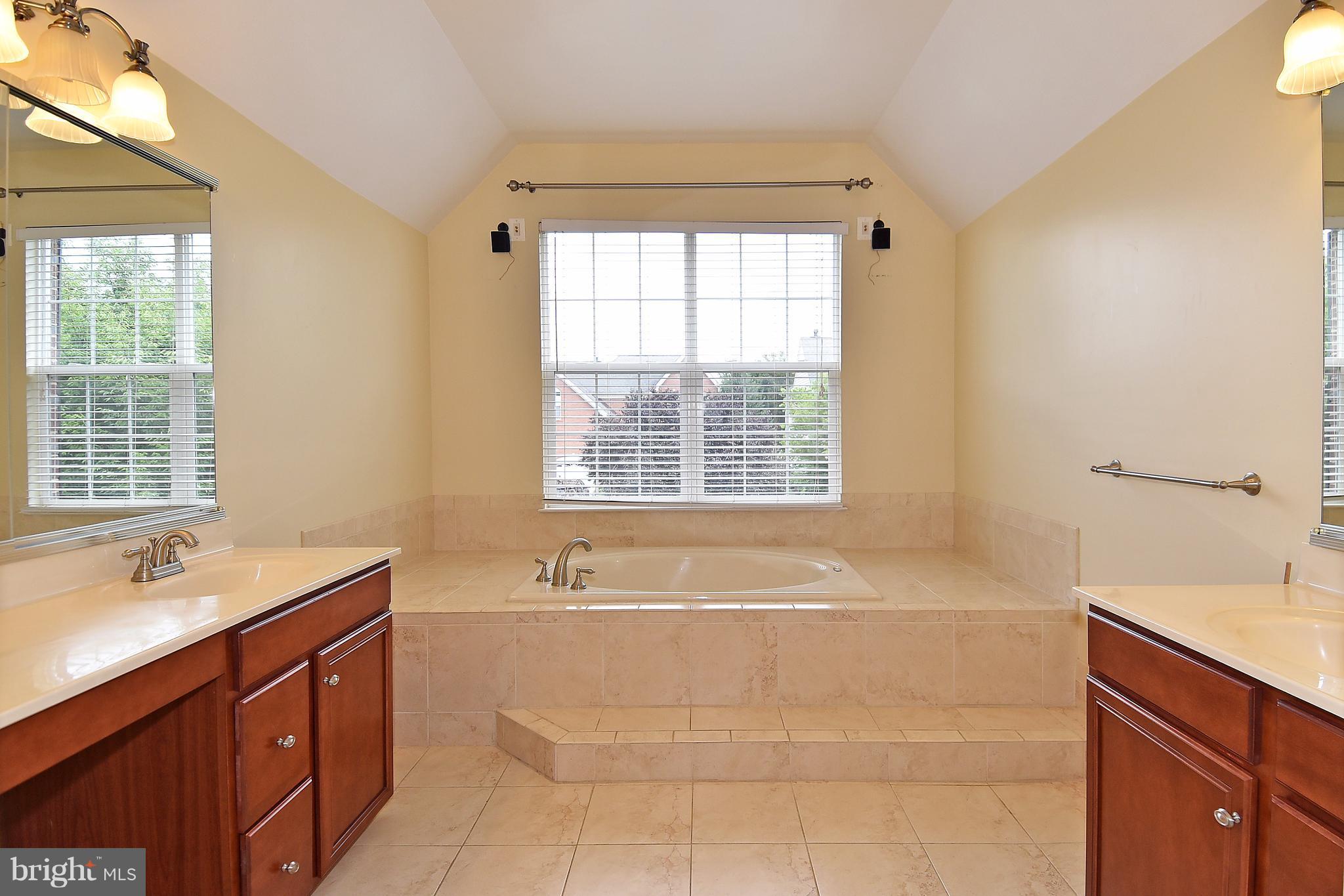 BELMONT - Residential Lease