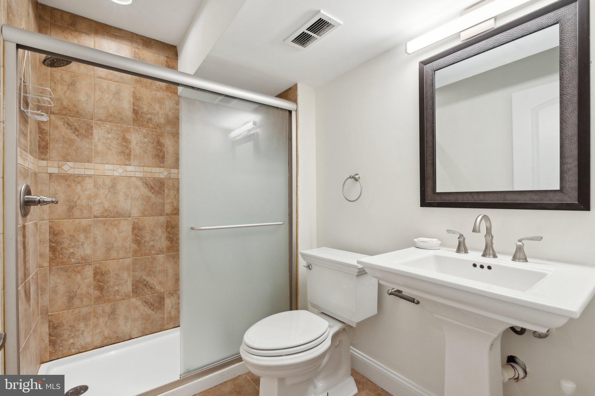 VILLAGE CASE - Residential