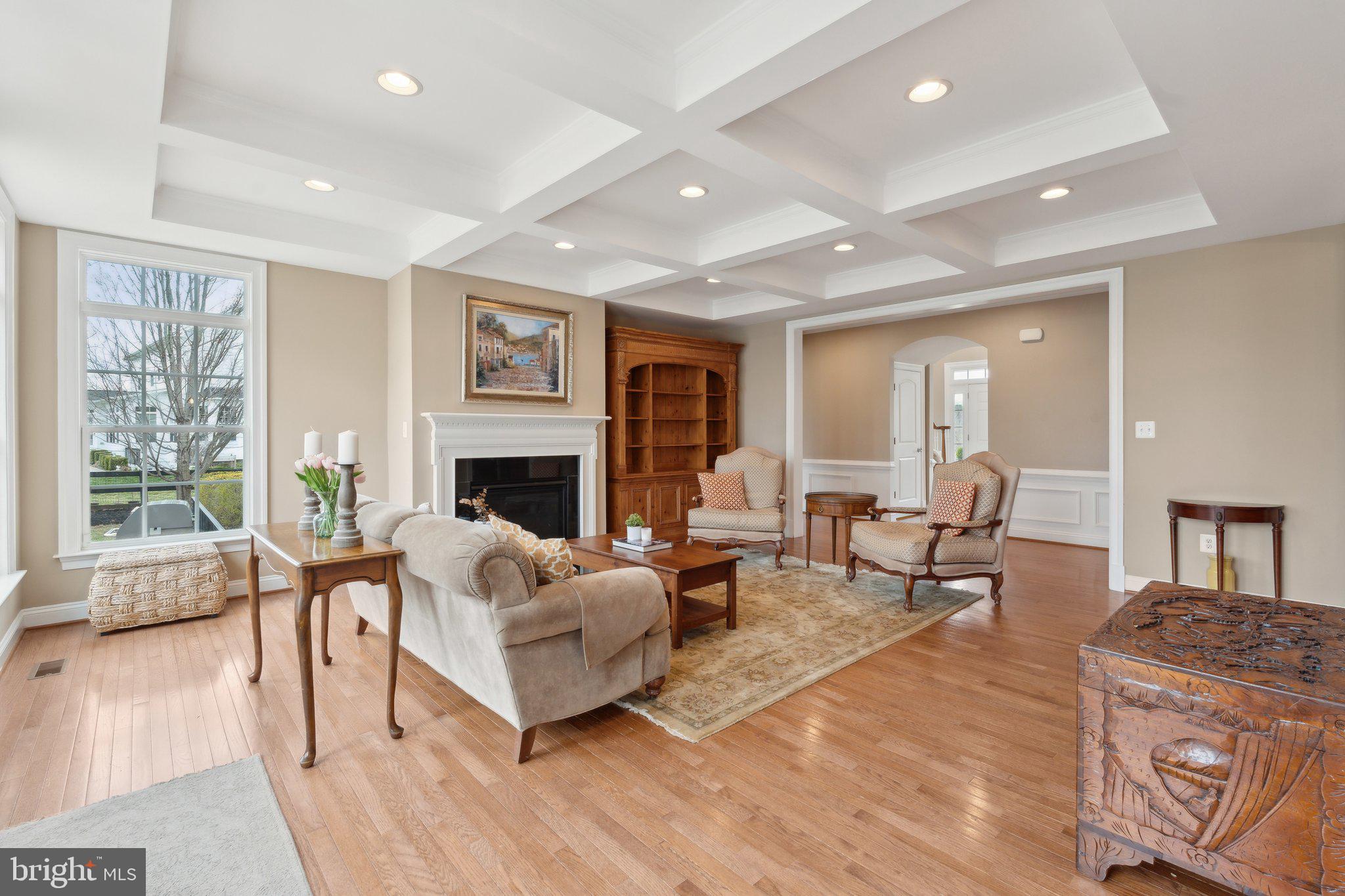 VILLAGE CASE - Residential