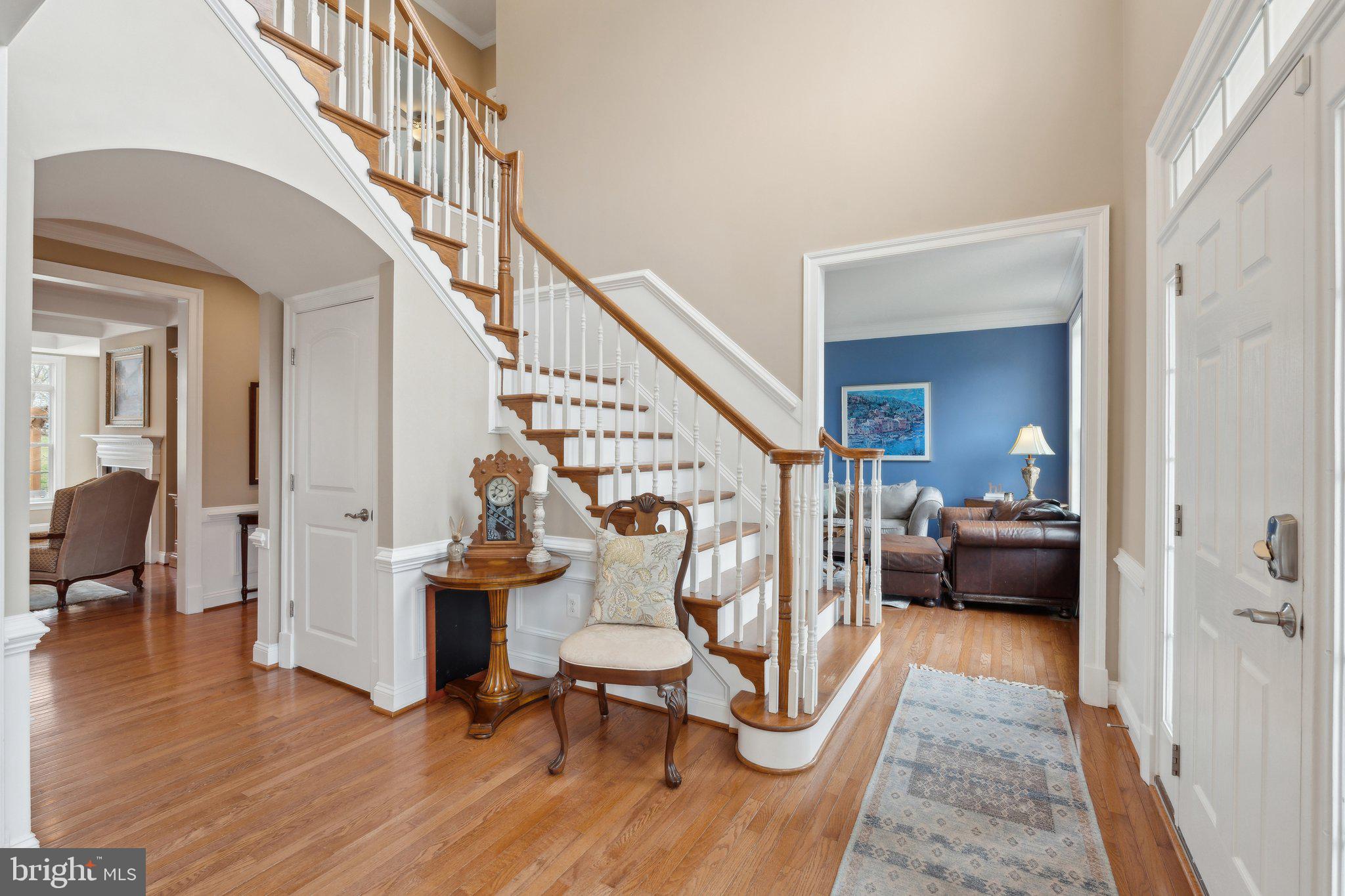 VILLAGE CASE - Residential