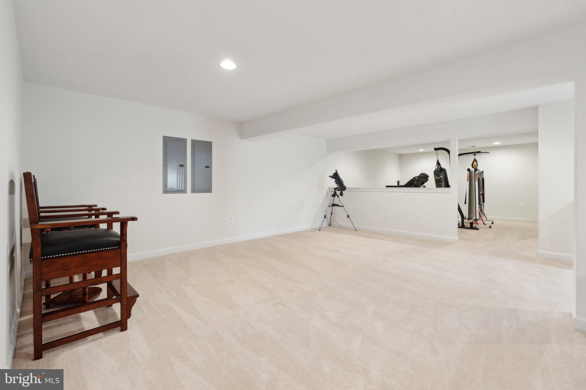 VILLAGE CASE - Residential