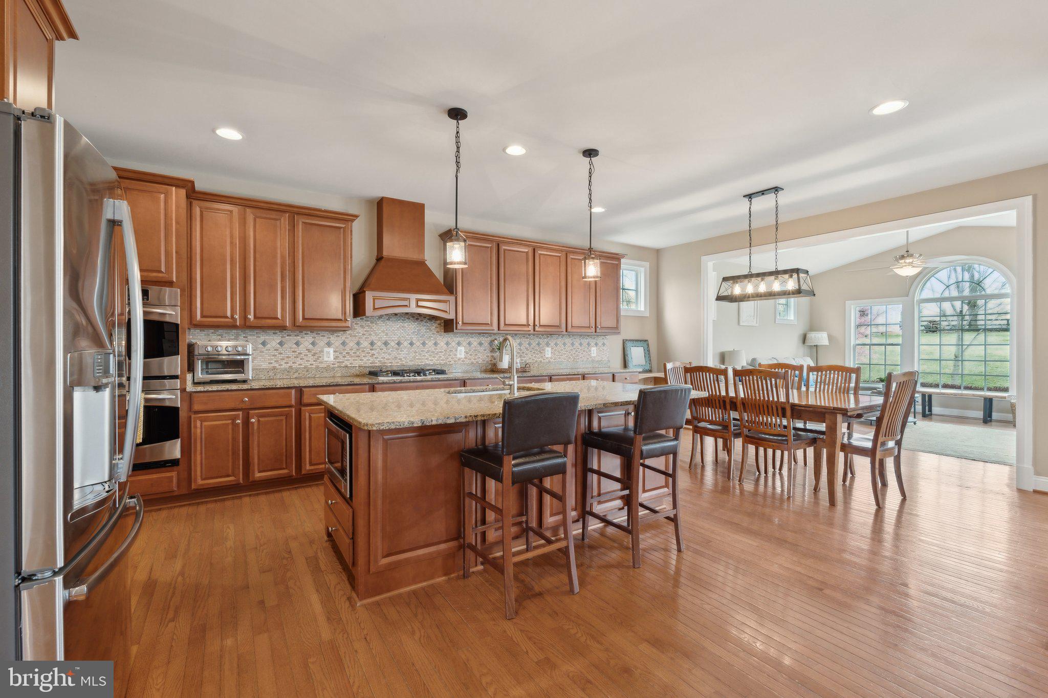 VILLAGE CASE - Residential