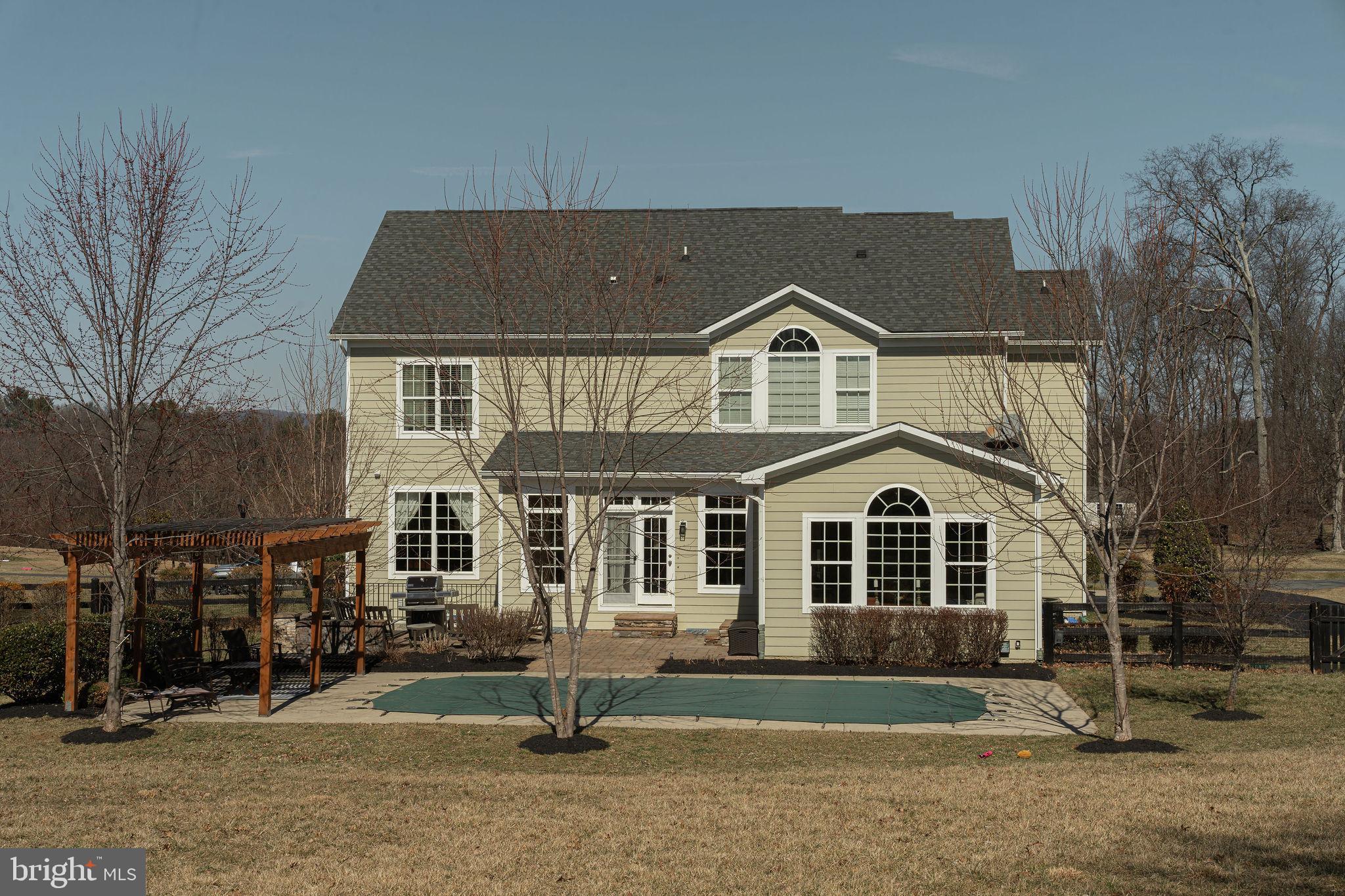 VILLAGE CASE - Residential