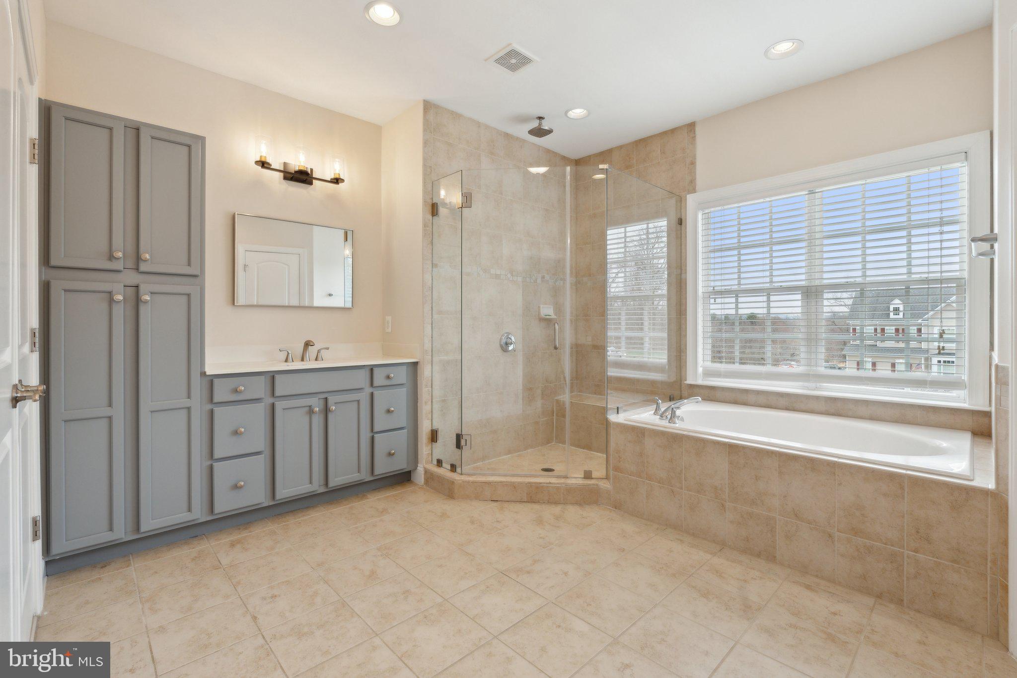 VILLAGE CASE - Residential