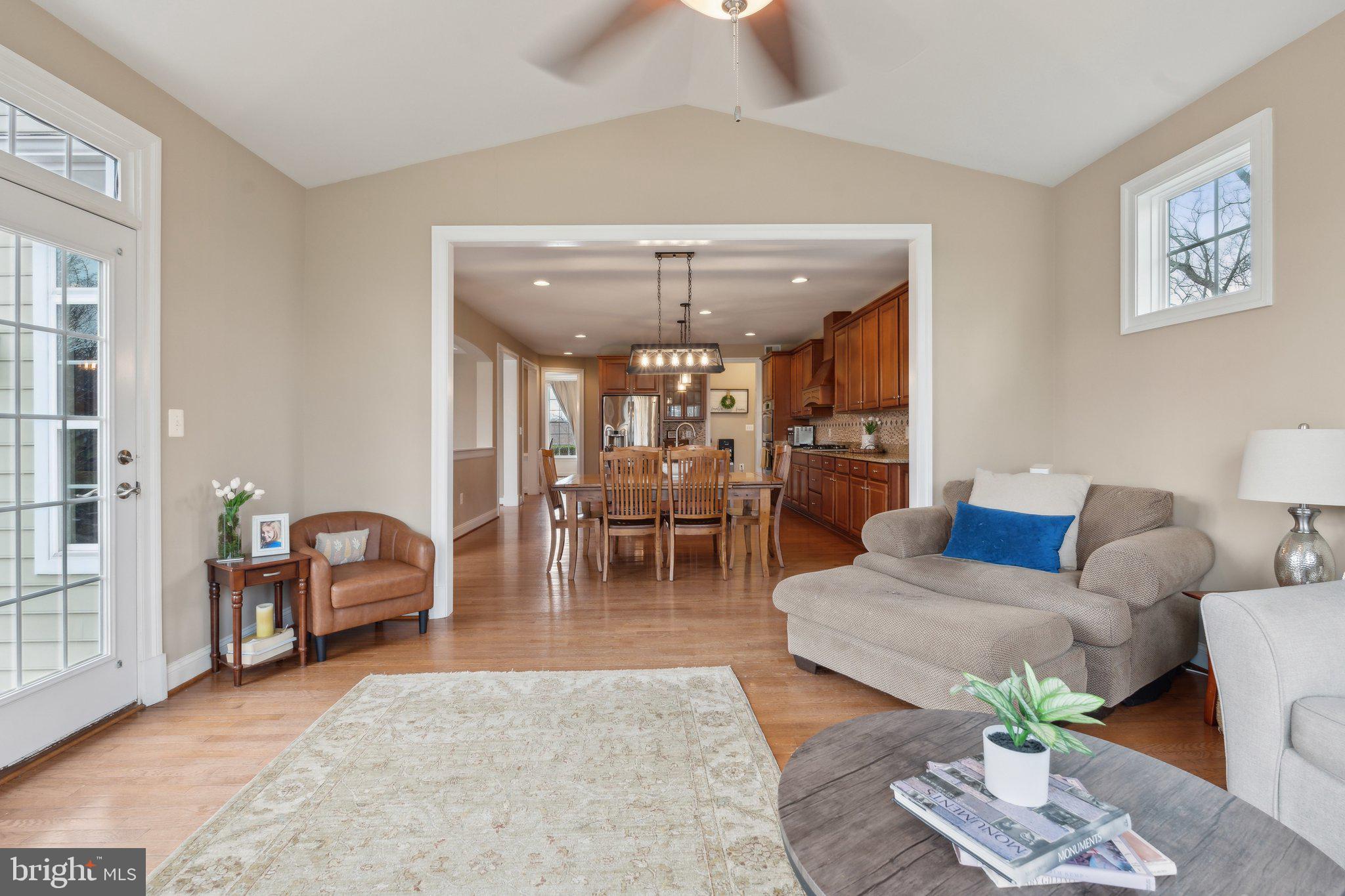 VILLAGE CASE - Residential