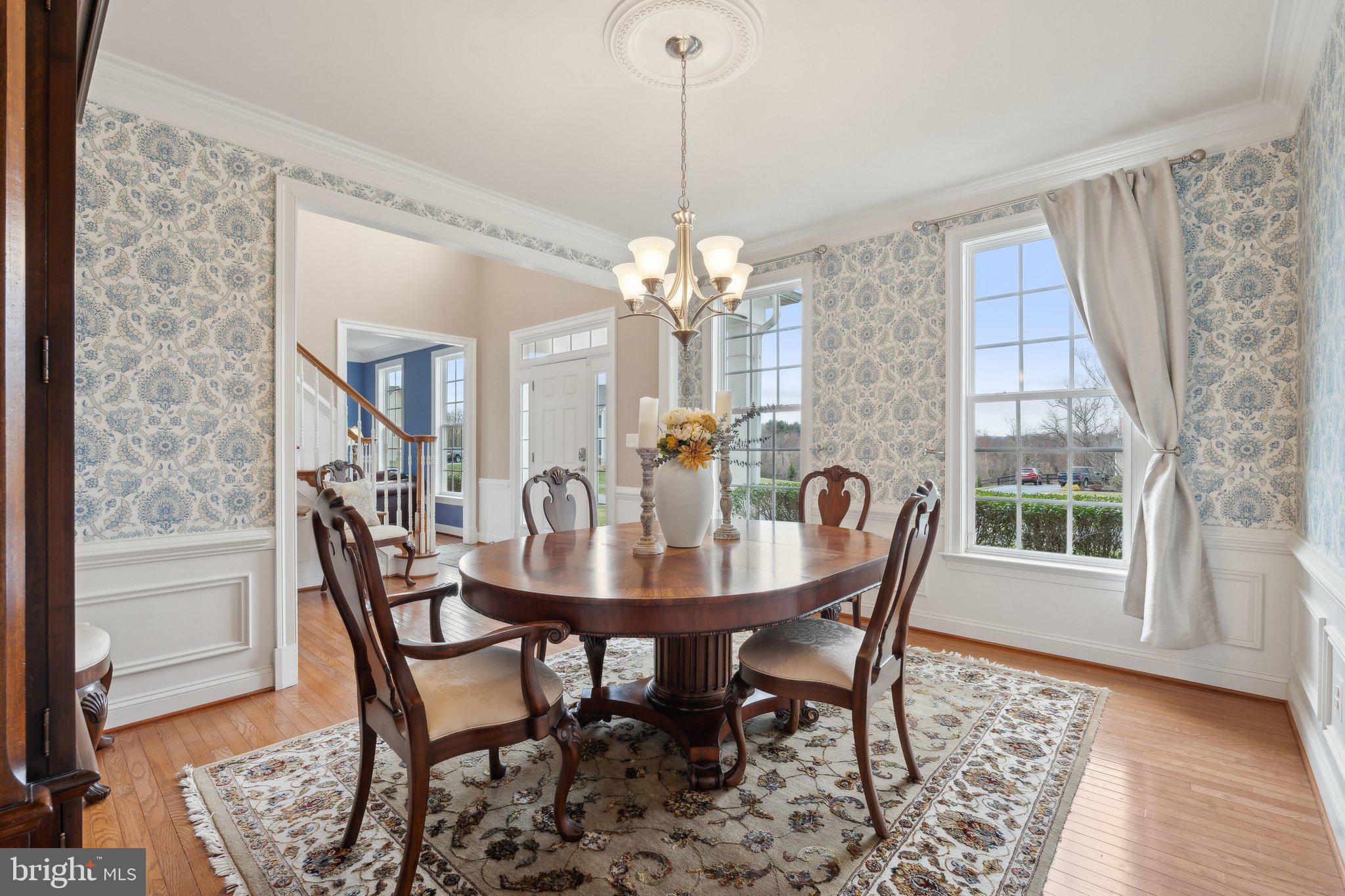 VILLAGE CASE - Residential