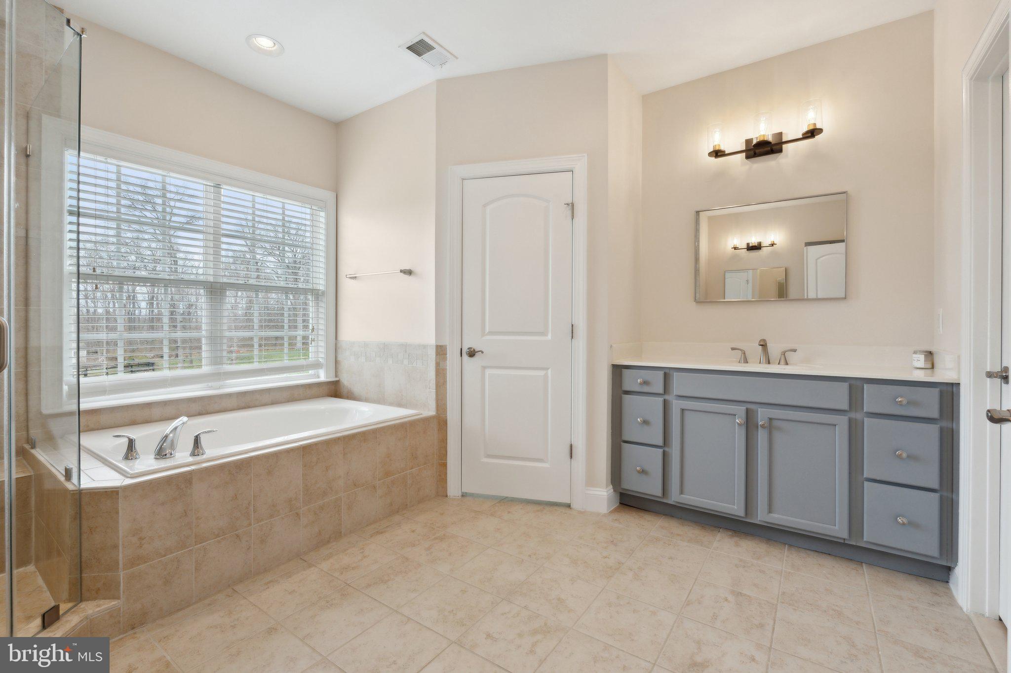 VILLAGE CASE - Residential