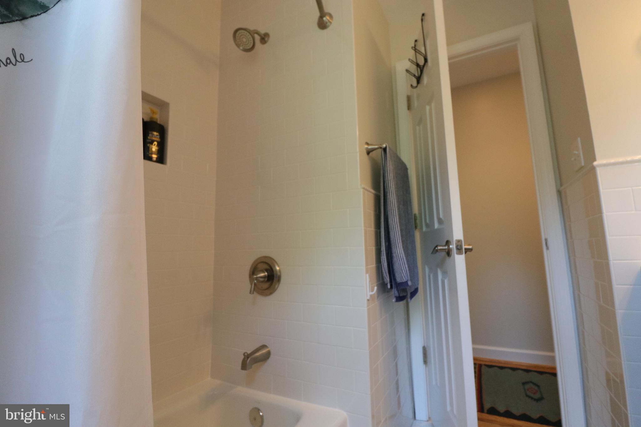 LAKE BRADDOCK - Residential