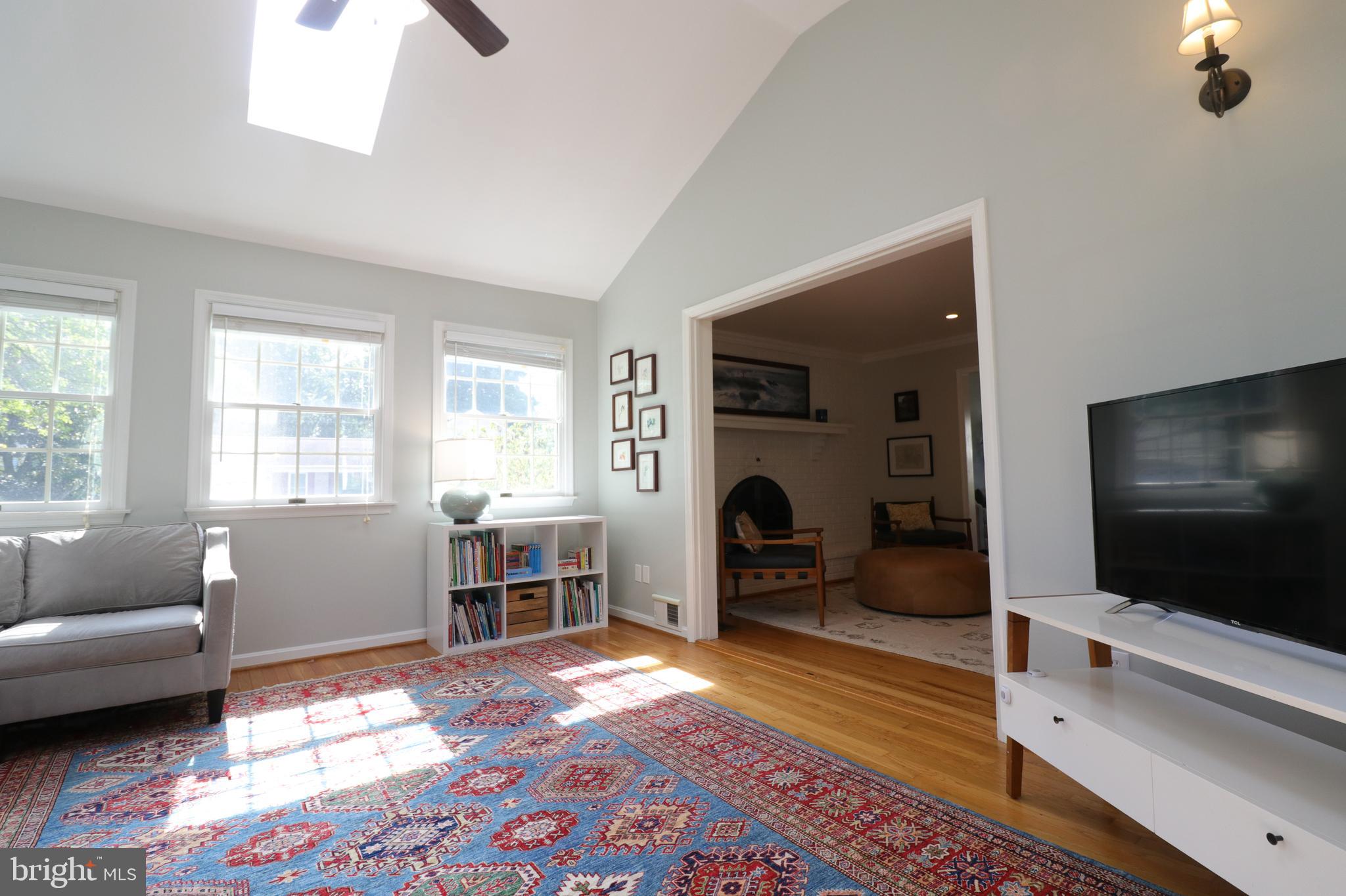 LAKE BRADDOCK - Residential