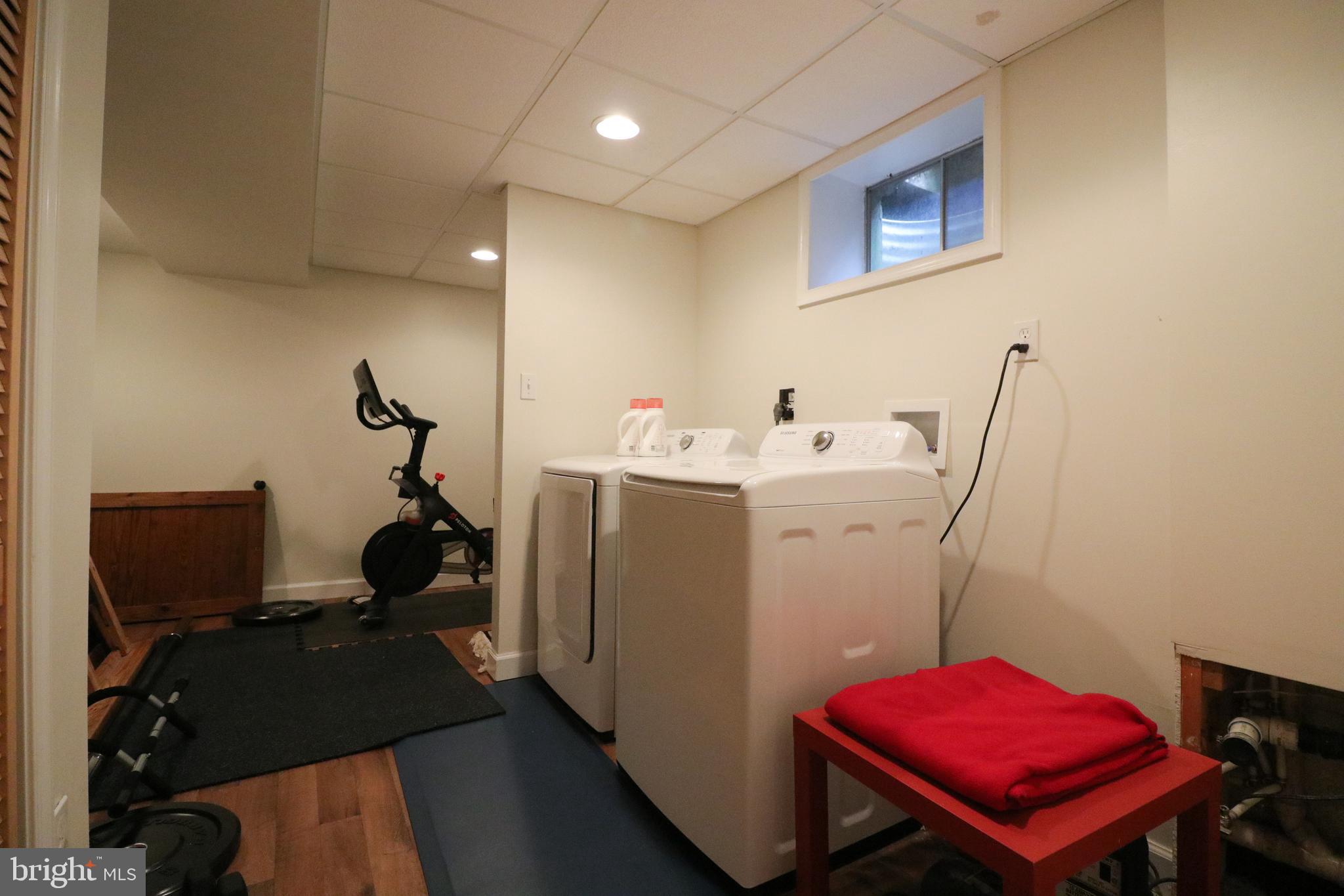 LAKE BRADDOCK - Residential