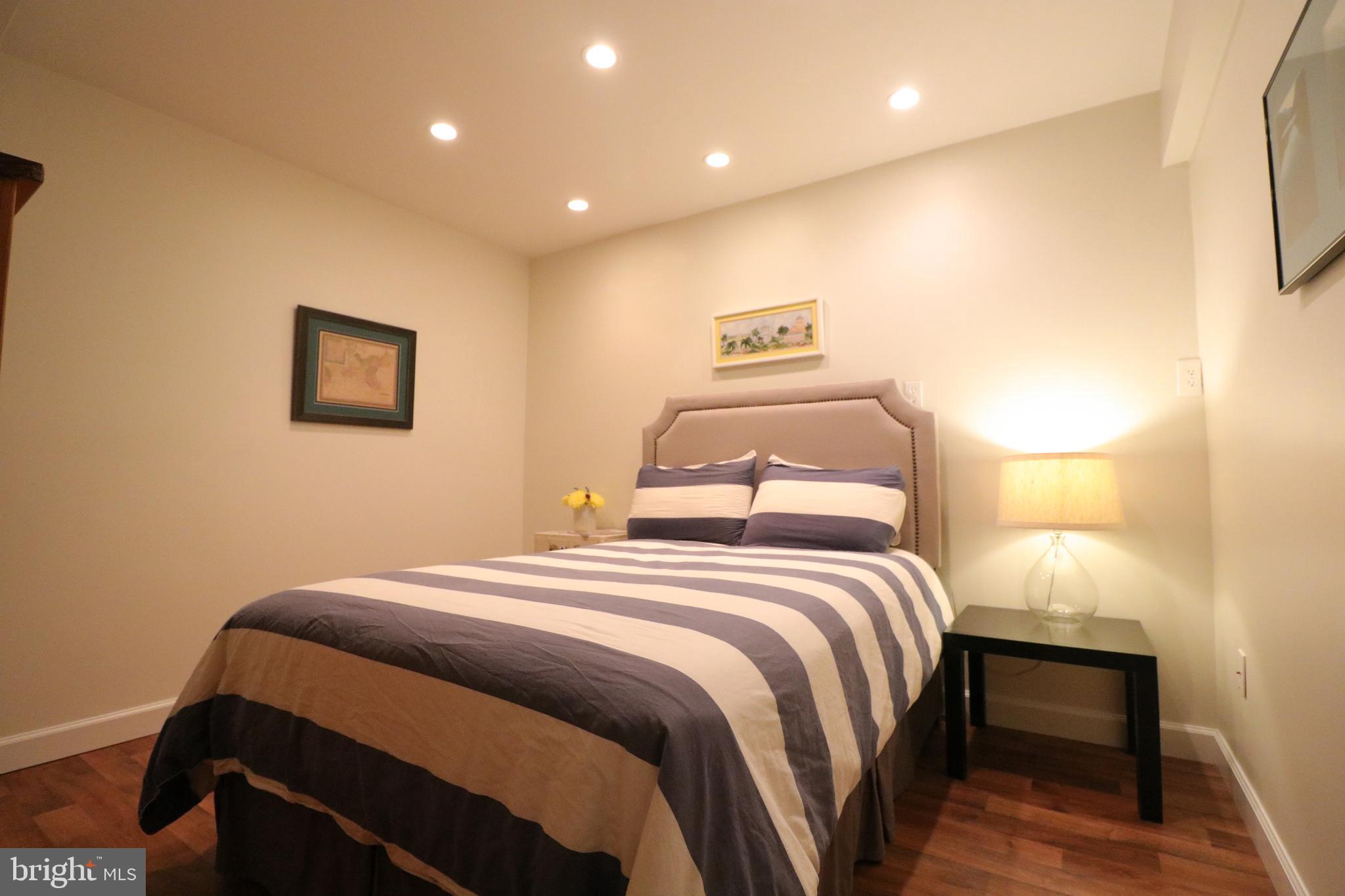 LAKE BRADDOCK - Residential