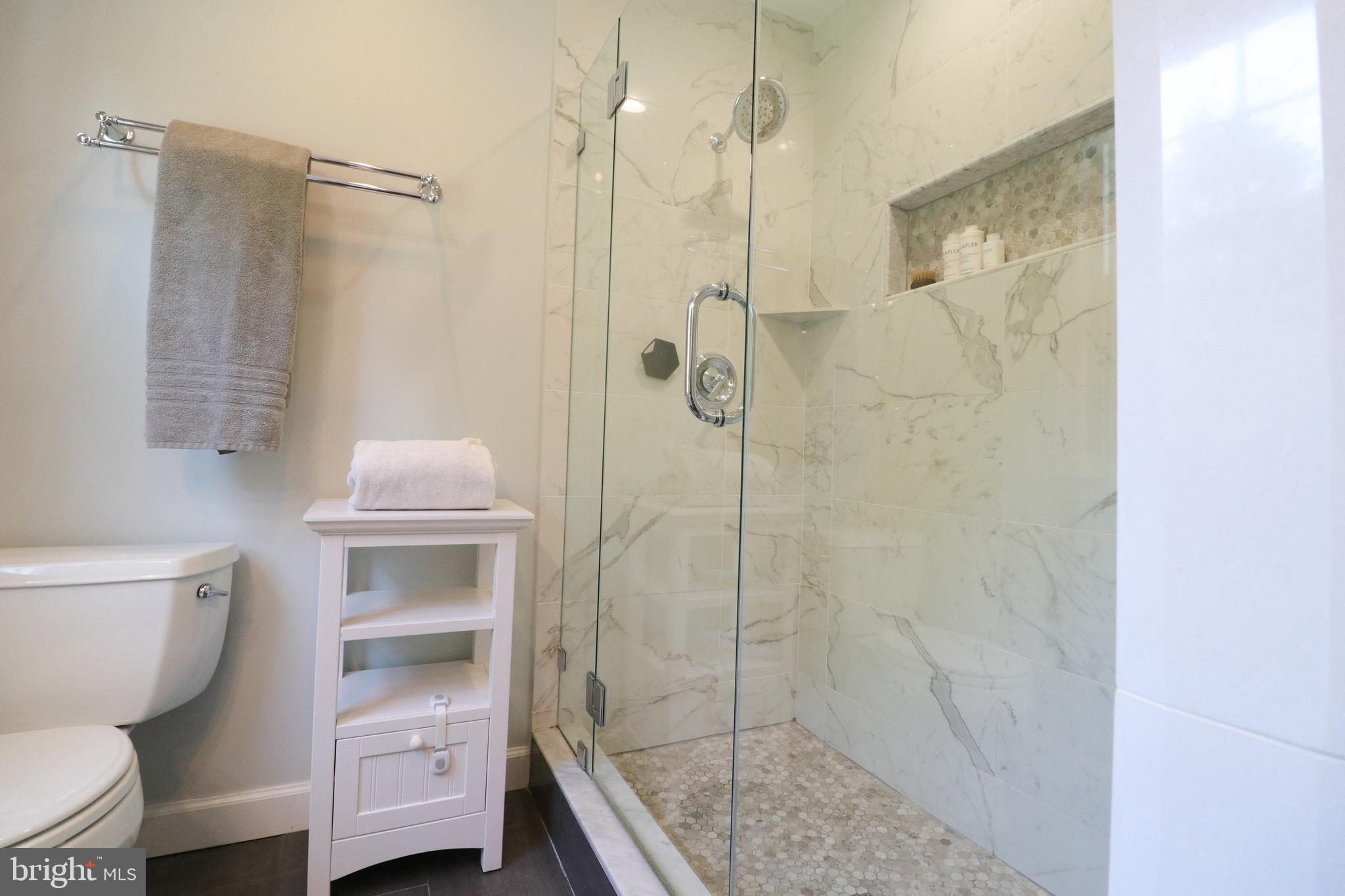 LAKE BRADDOCK - Residential