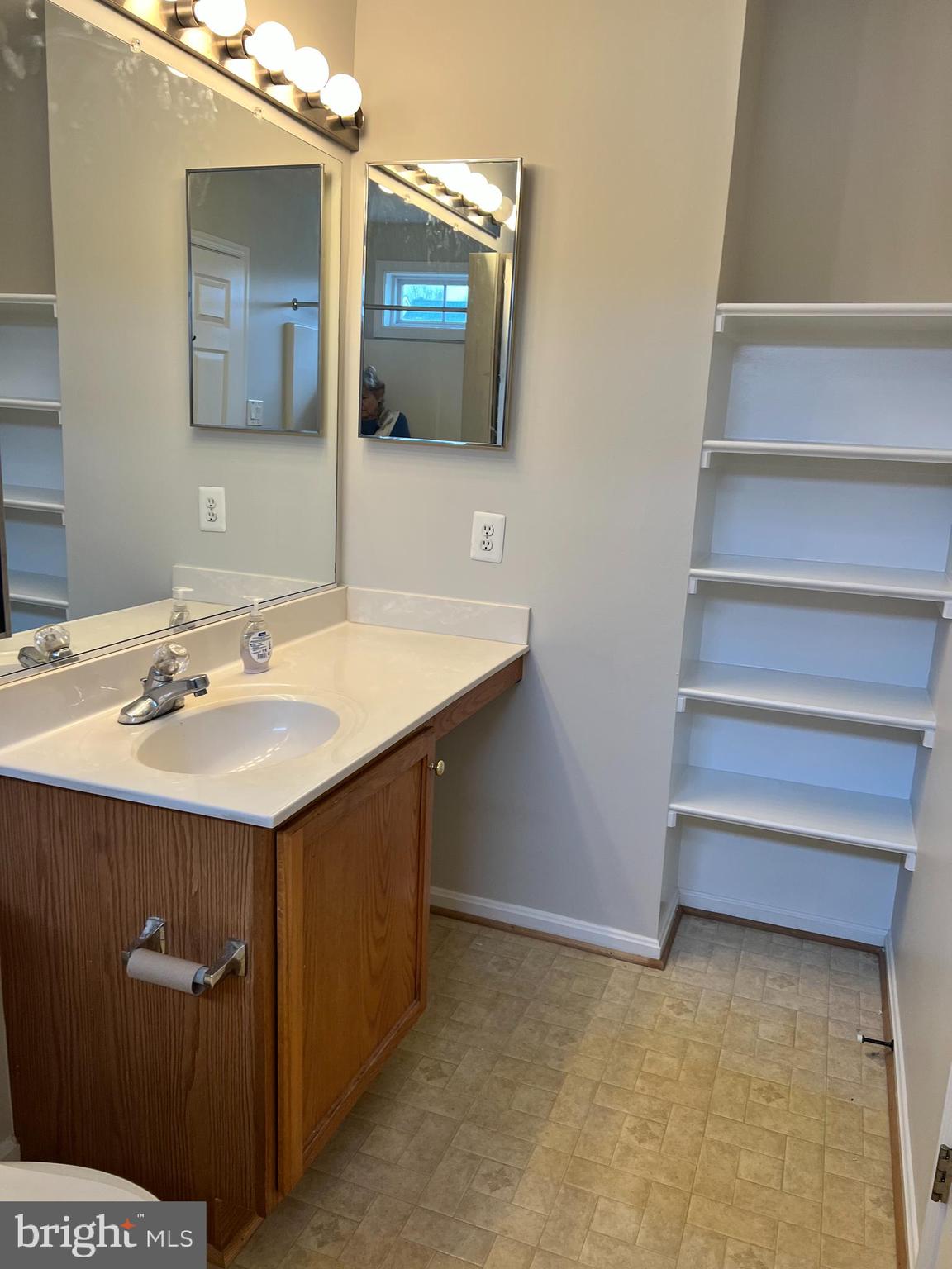 FARMINGTON VILLAGE - Residential Lease