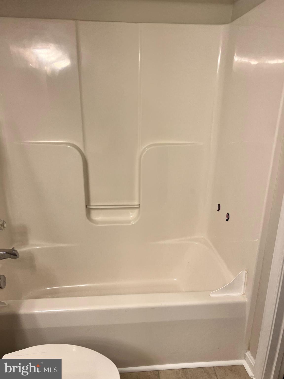 FARMINGTON VILLAGE - Residential Lease